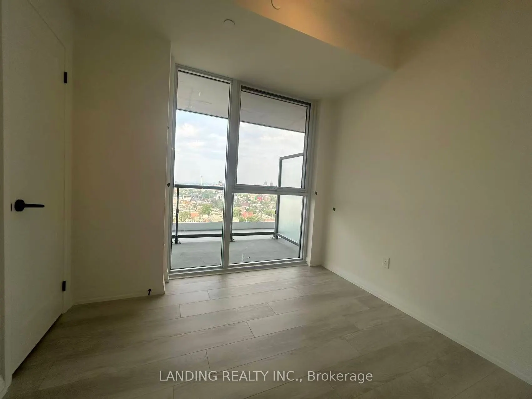 280 Dundas Street W, #1910