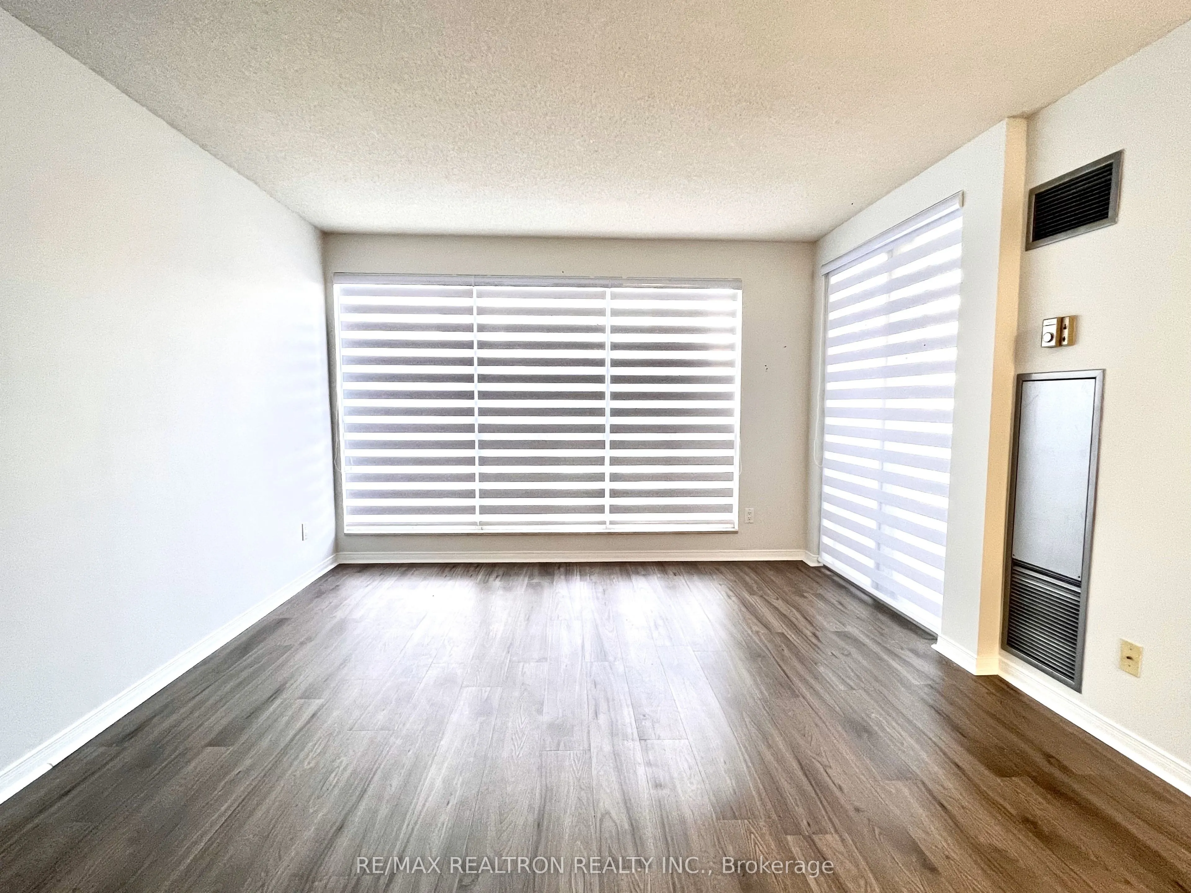 18 Hollywood Avenue N, #407