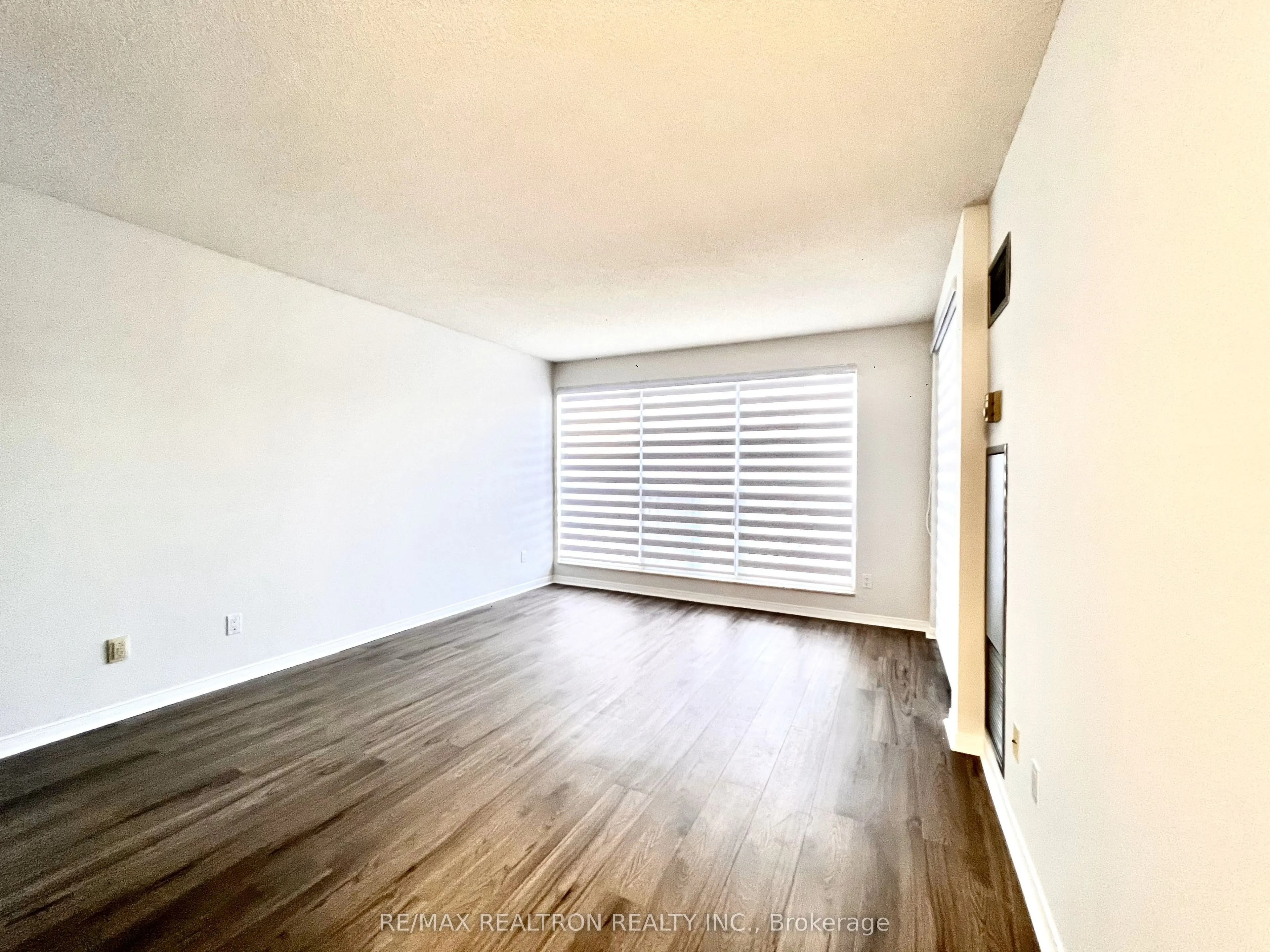 18 Hollywood Avenue N, #407