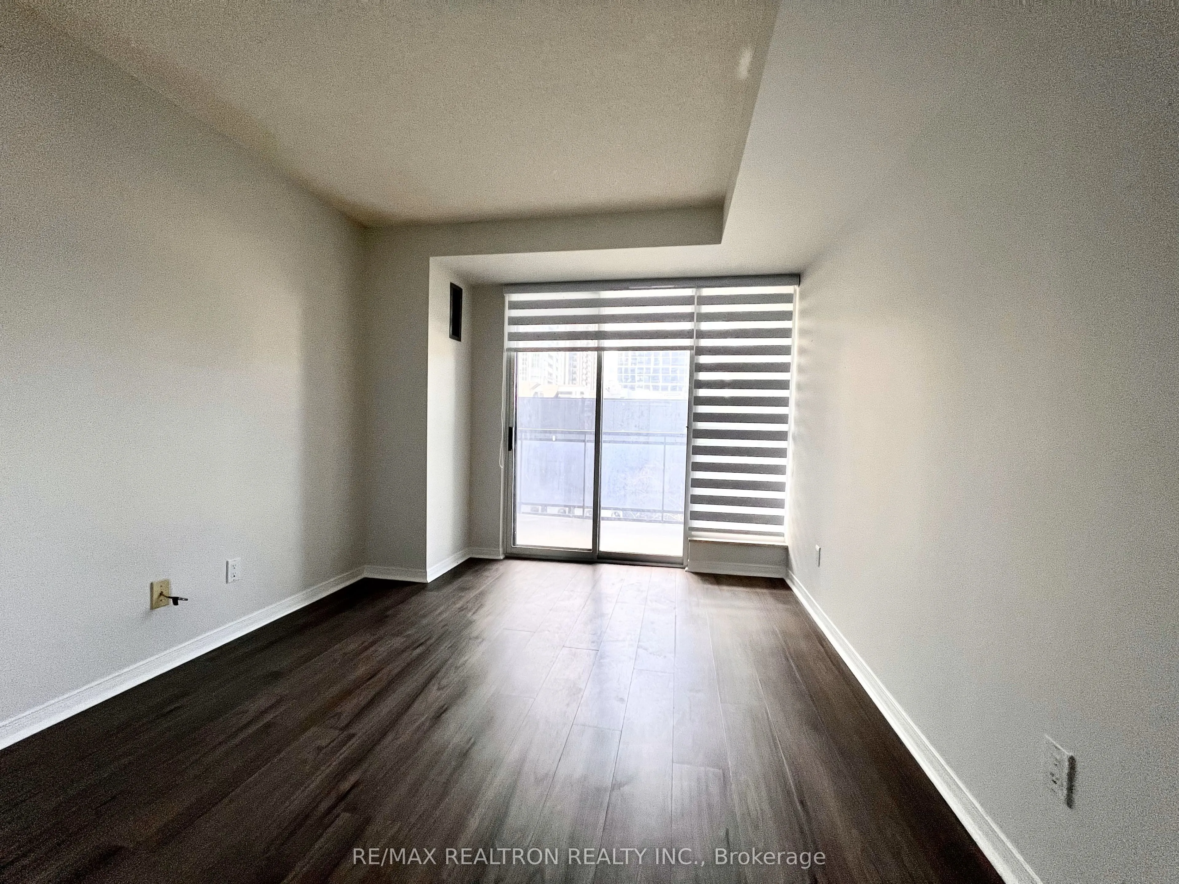 18 Hollywood Avenue N, #407