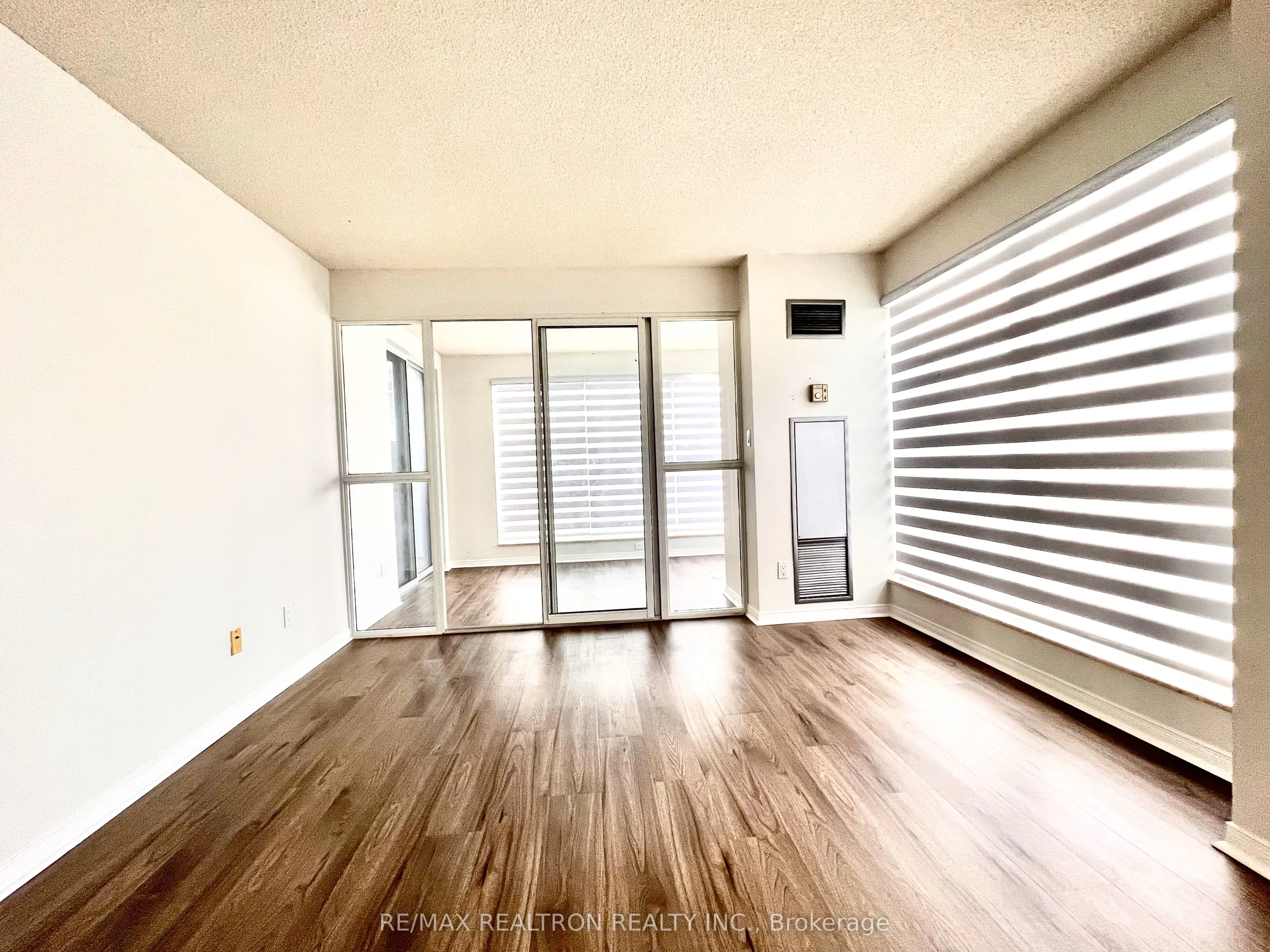18 Hollywood Avenue N, #407