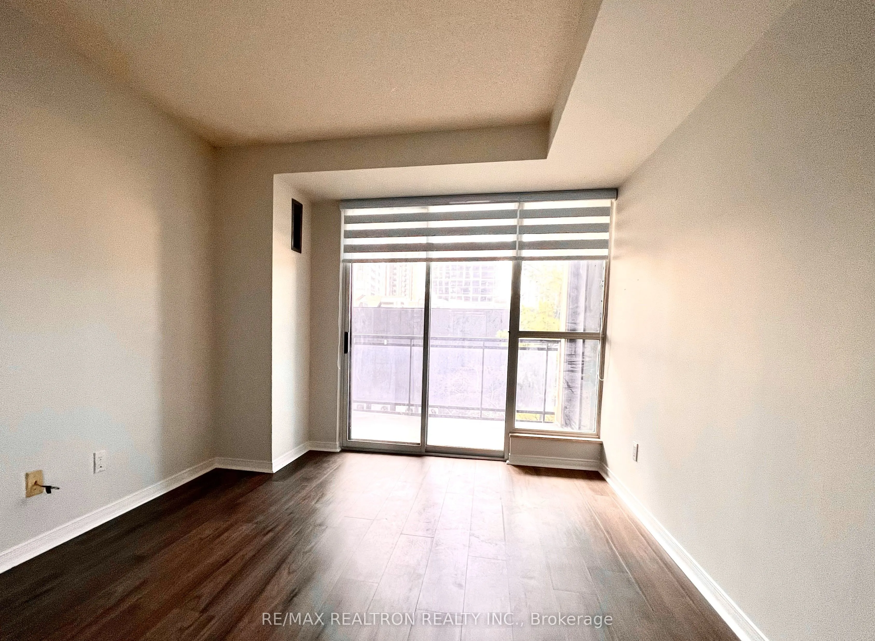 18 Hollywood Avenue N, #407