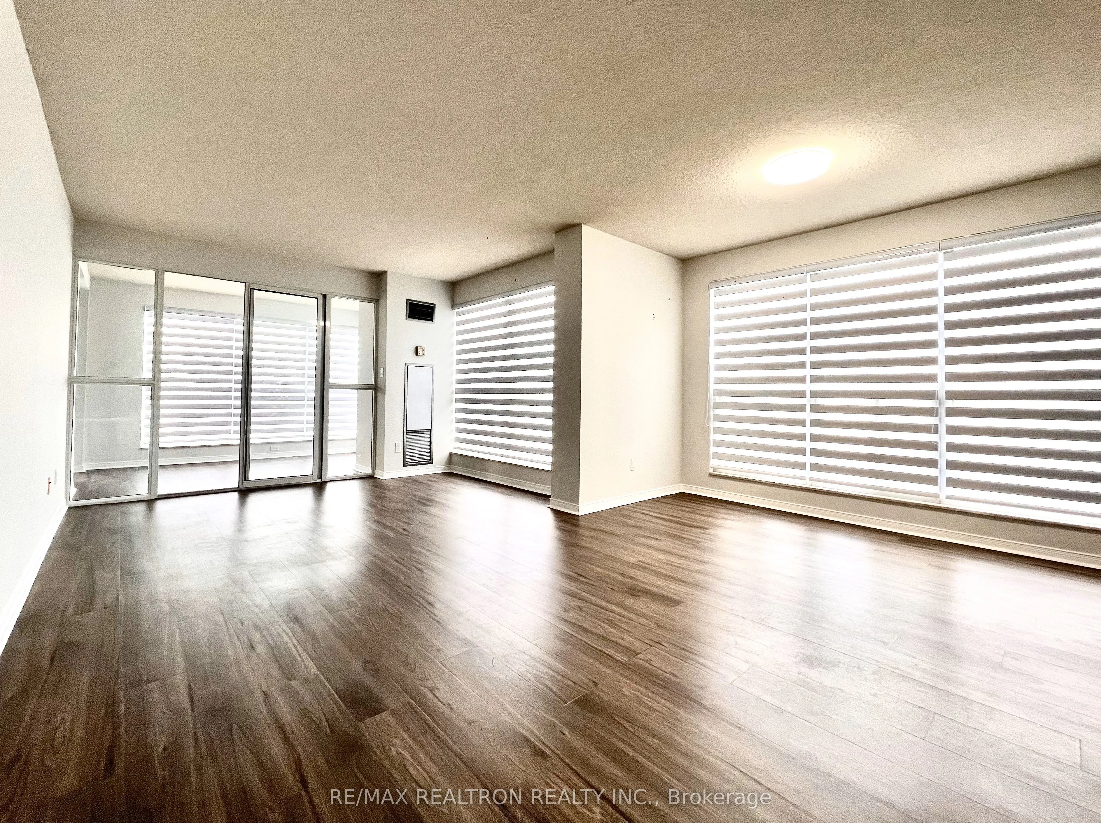 18 Hollywood Avenue N, #407