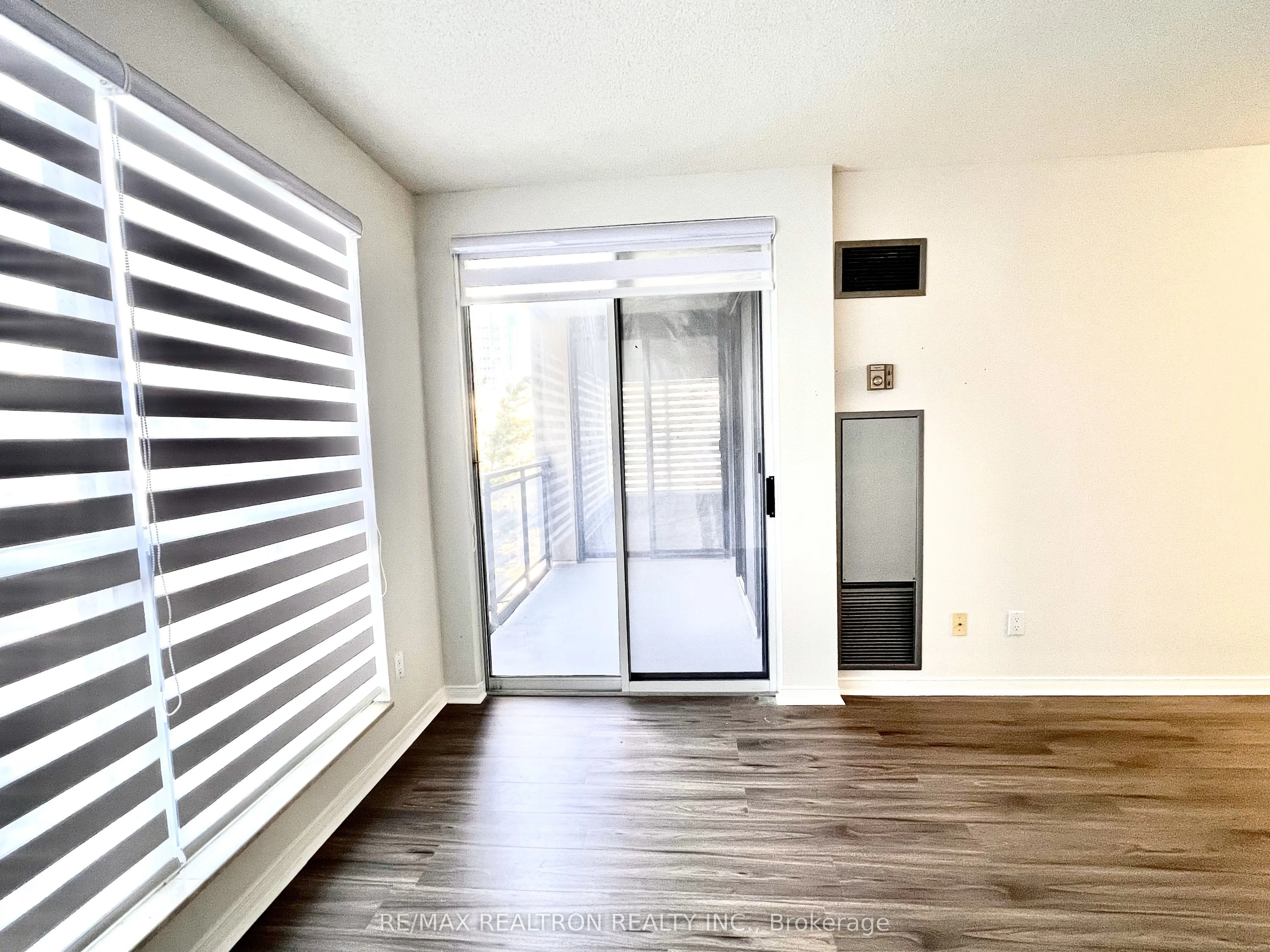 18 Hollywood Avenue N, #407
