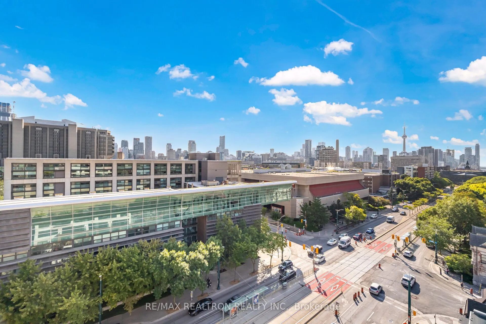 664 Spadina Avenue, #907
