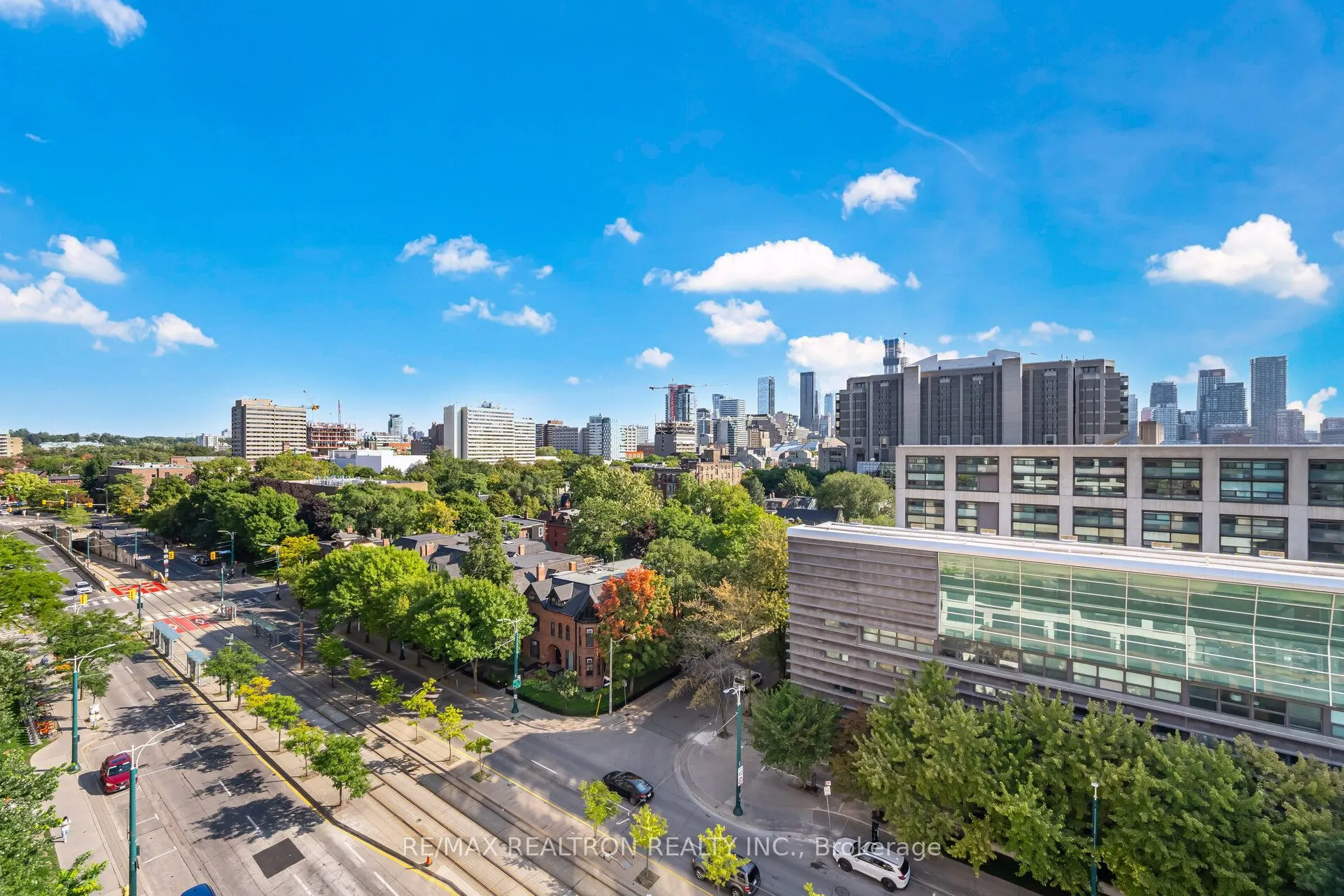 664 Spadina Avenue, #907