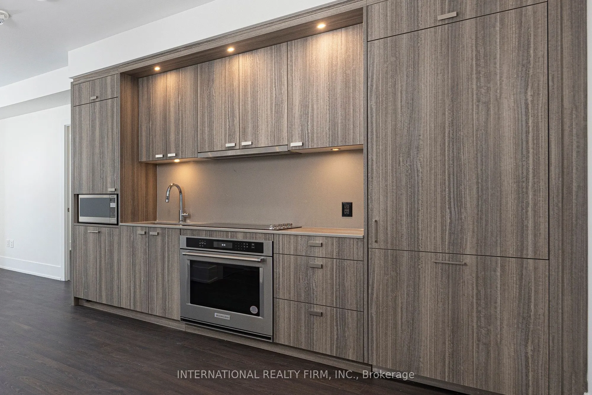 480 FRONT Street W, #1703