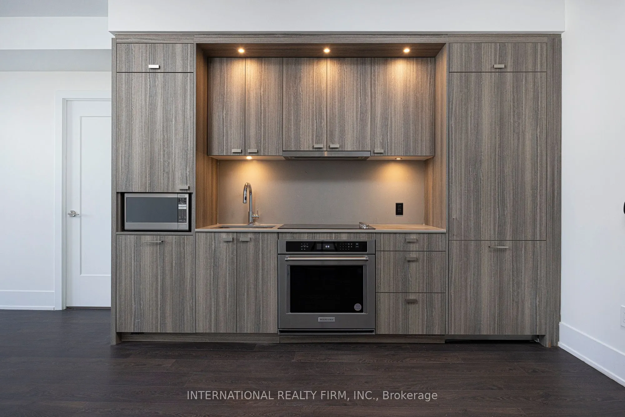480 FRONT Street W, #1703