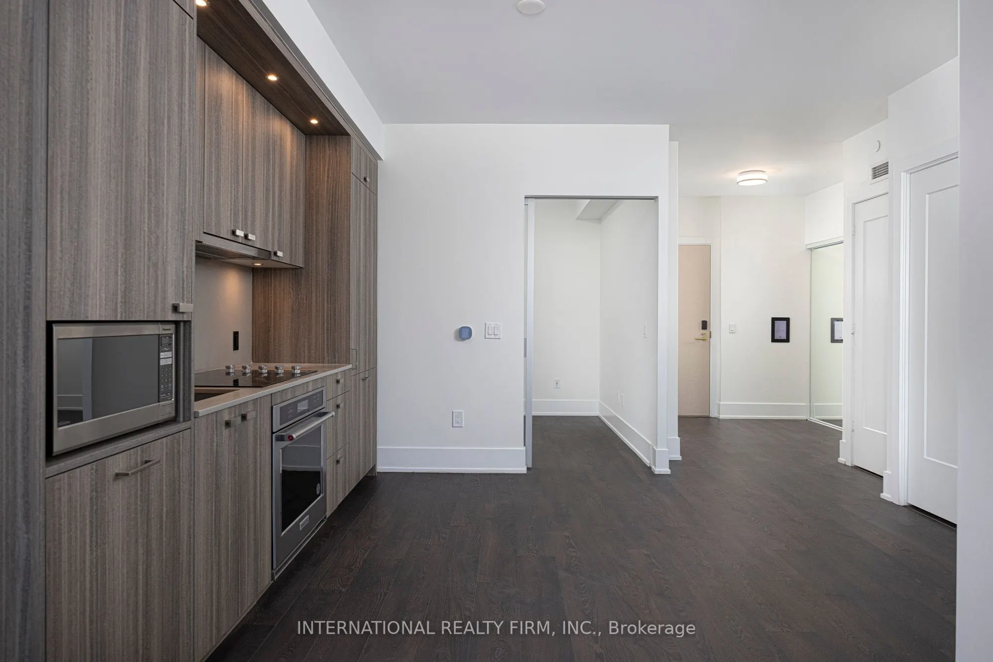 480 FRONT Street W, #1703