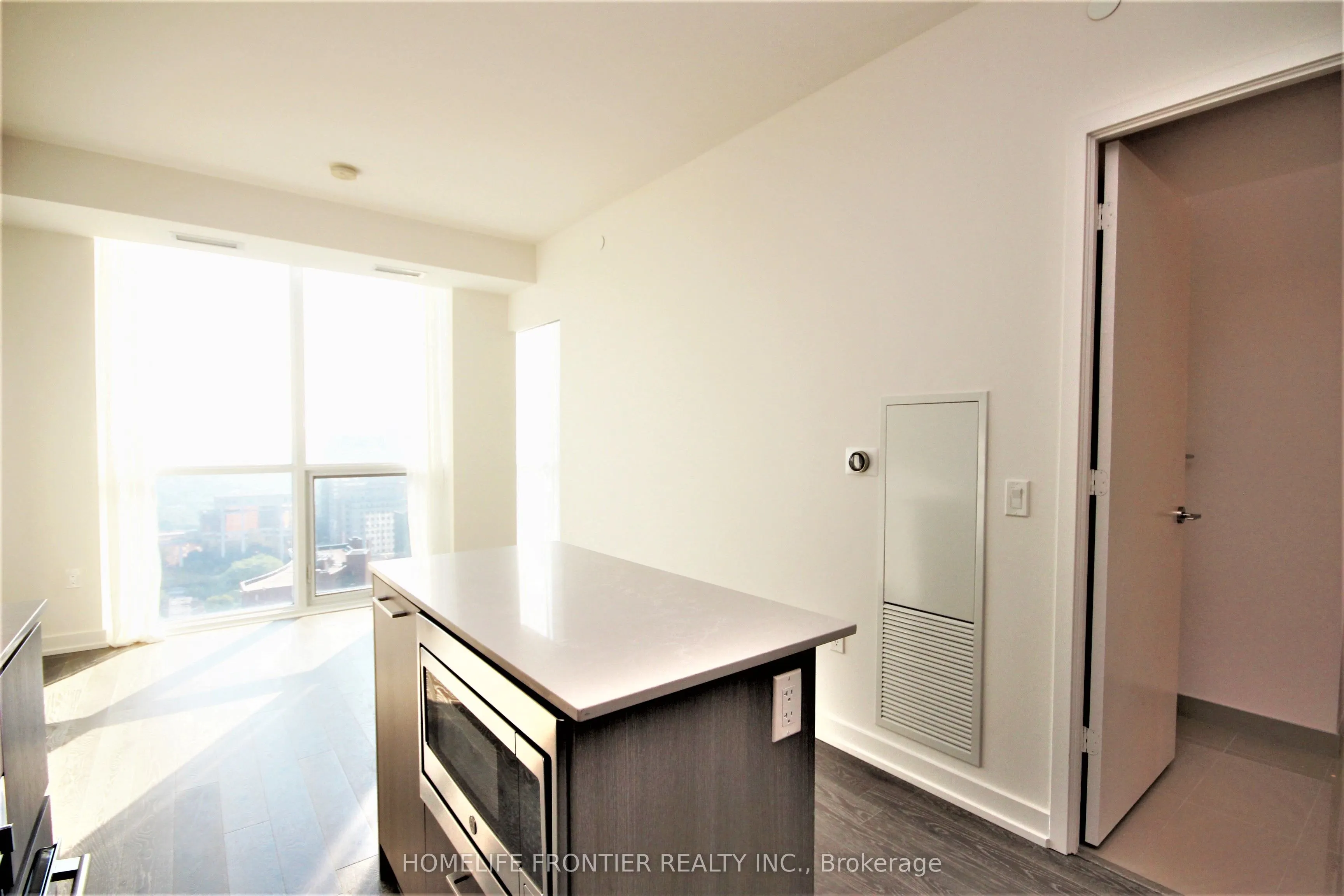 1 Yorkville Avenue, #2609