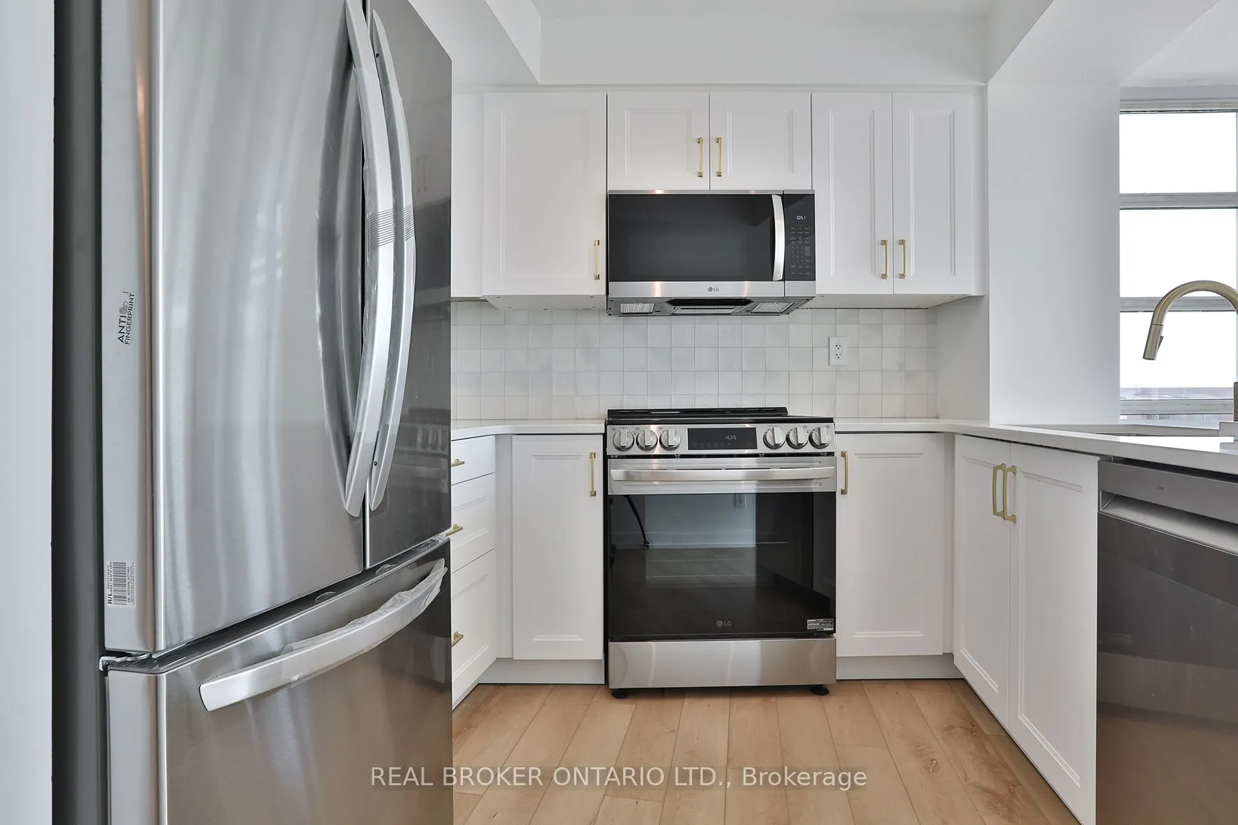 650 Queens Quay W, #607
