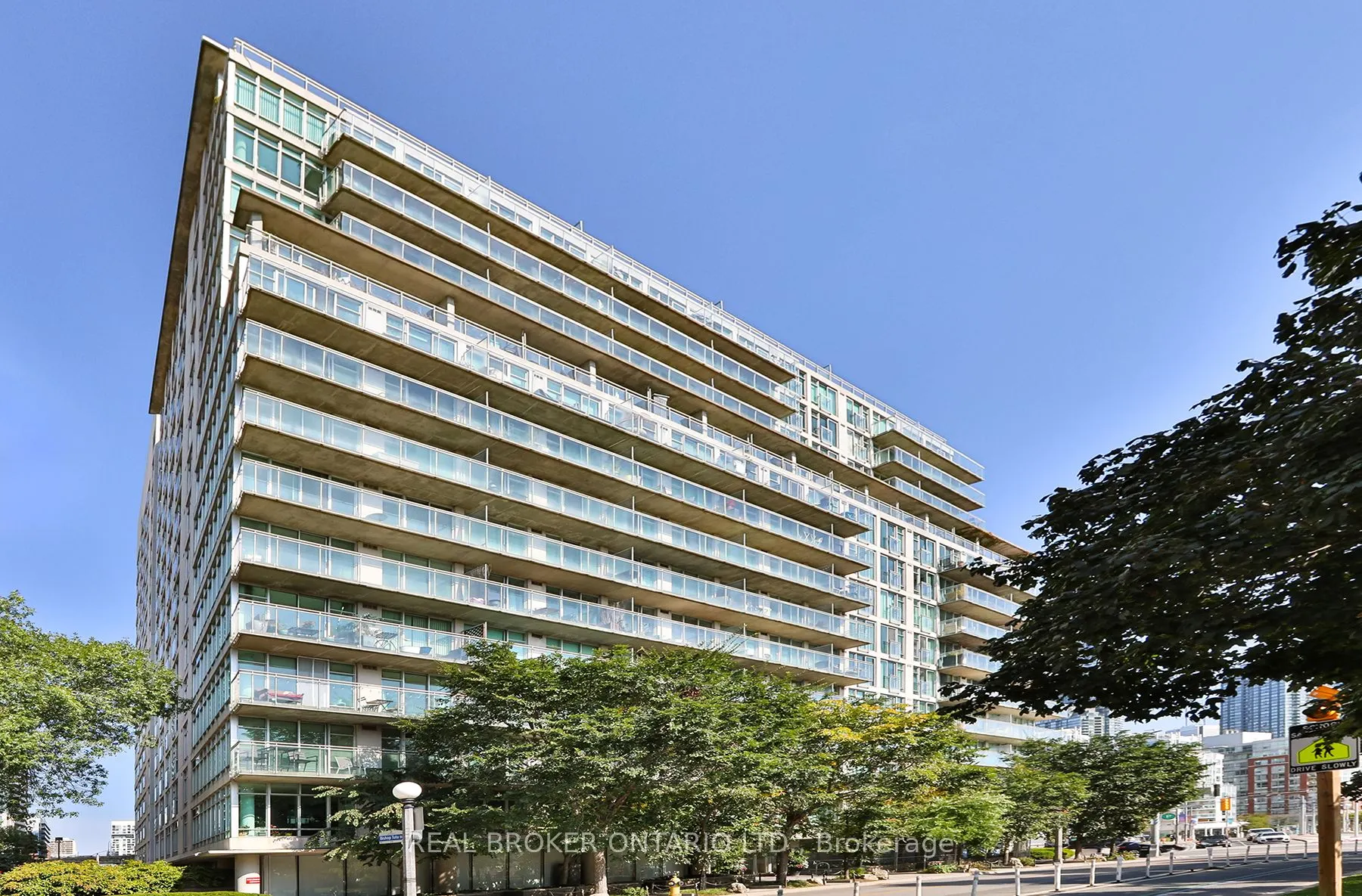 650 Queens Quay W, #607