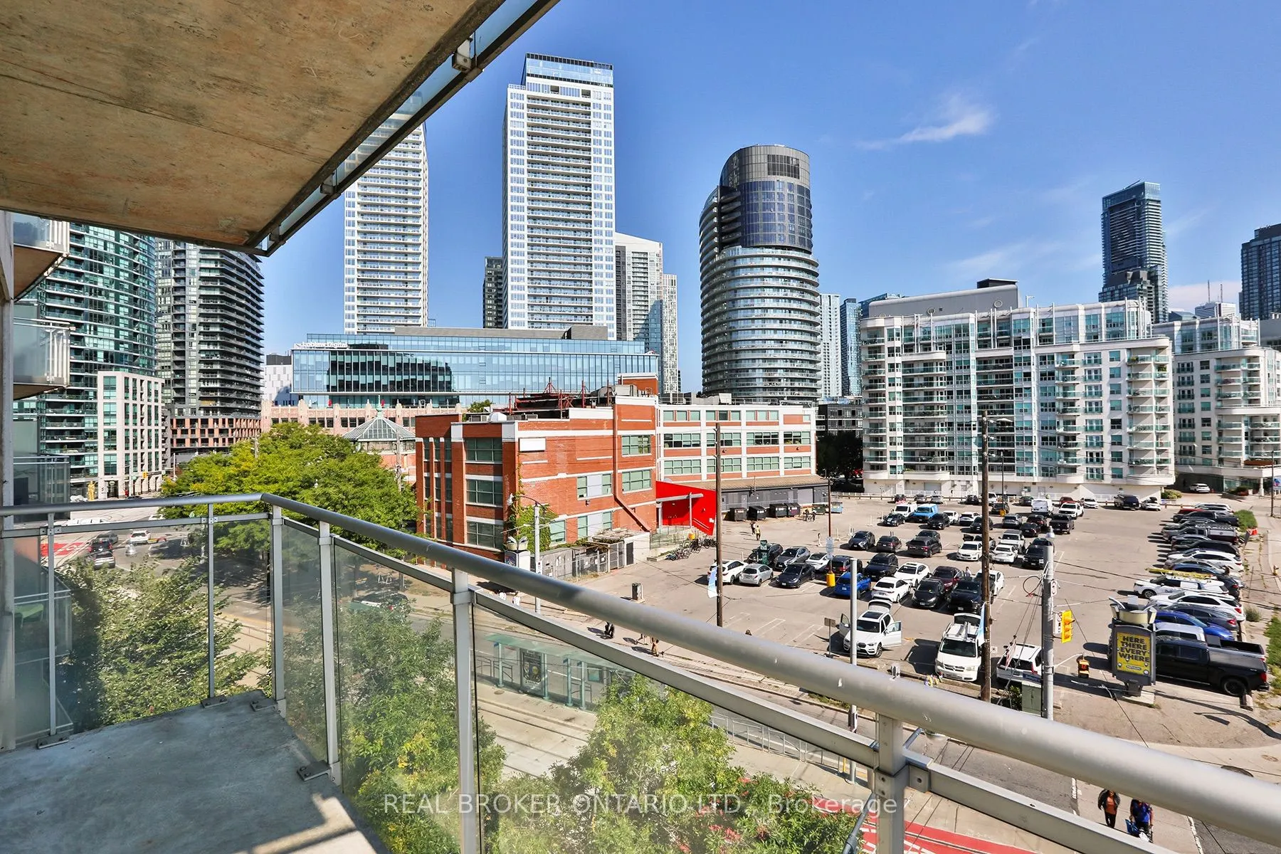 650 Queens Quay W, #607
