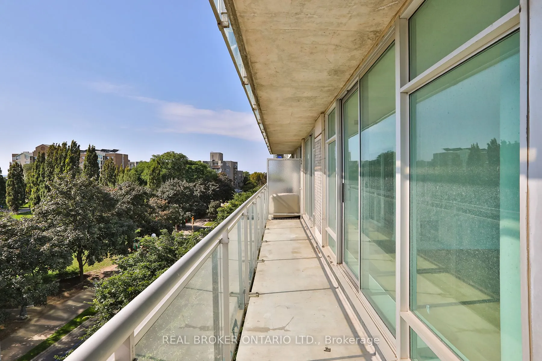 650 Queens Quay W, #607