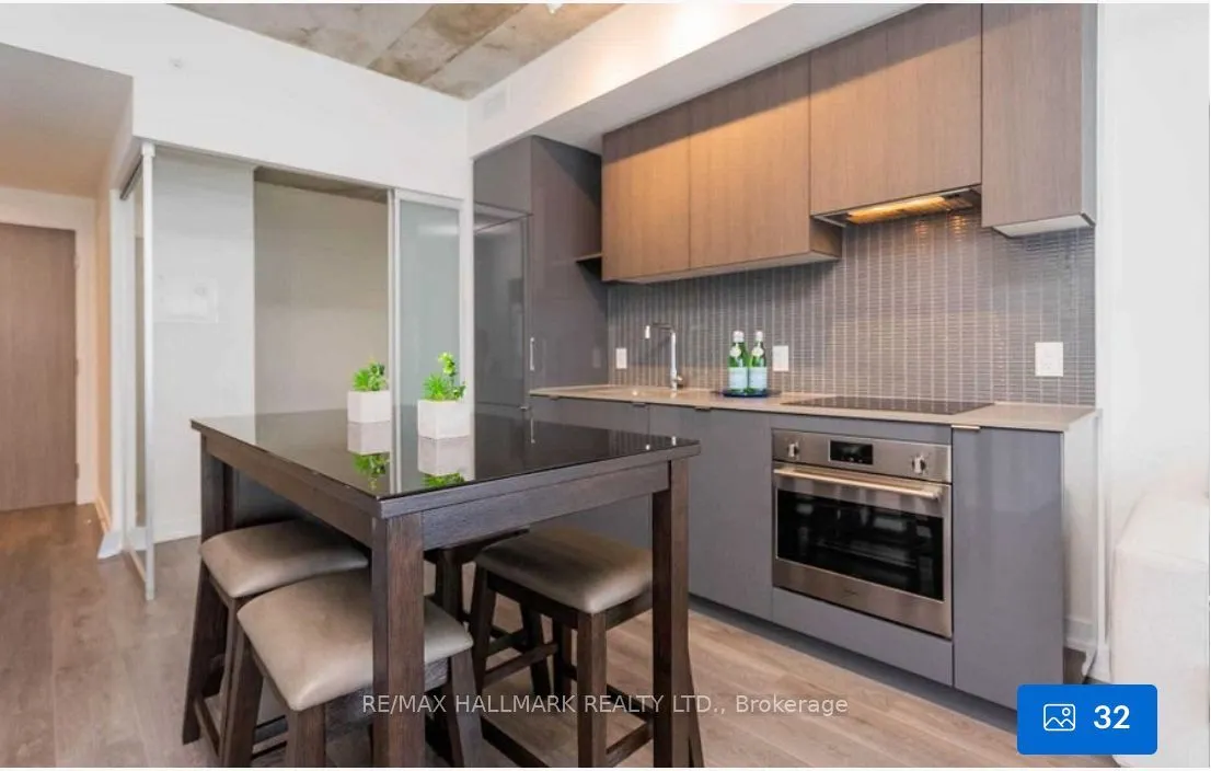 161 Roehampton Avenue, #1107