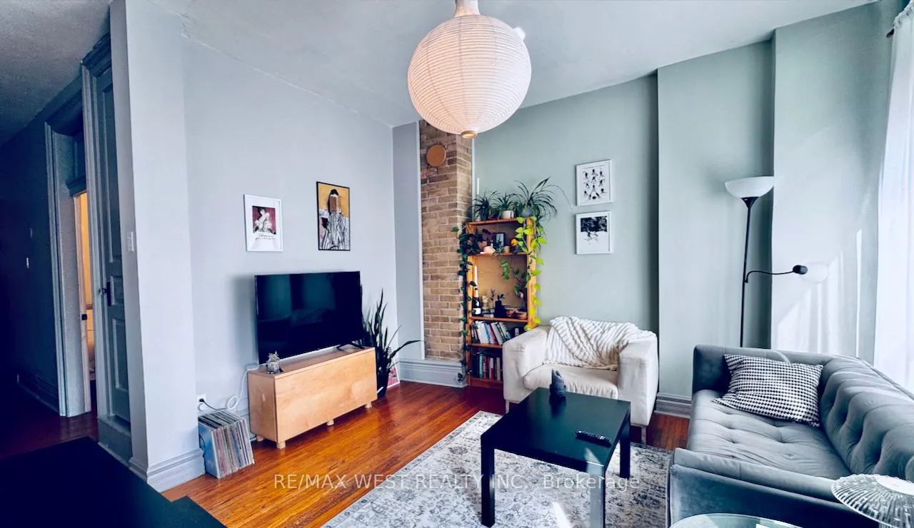 88 Montrose Avenue