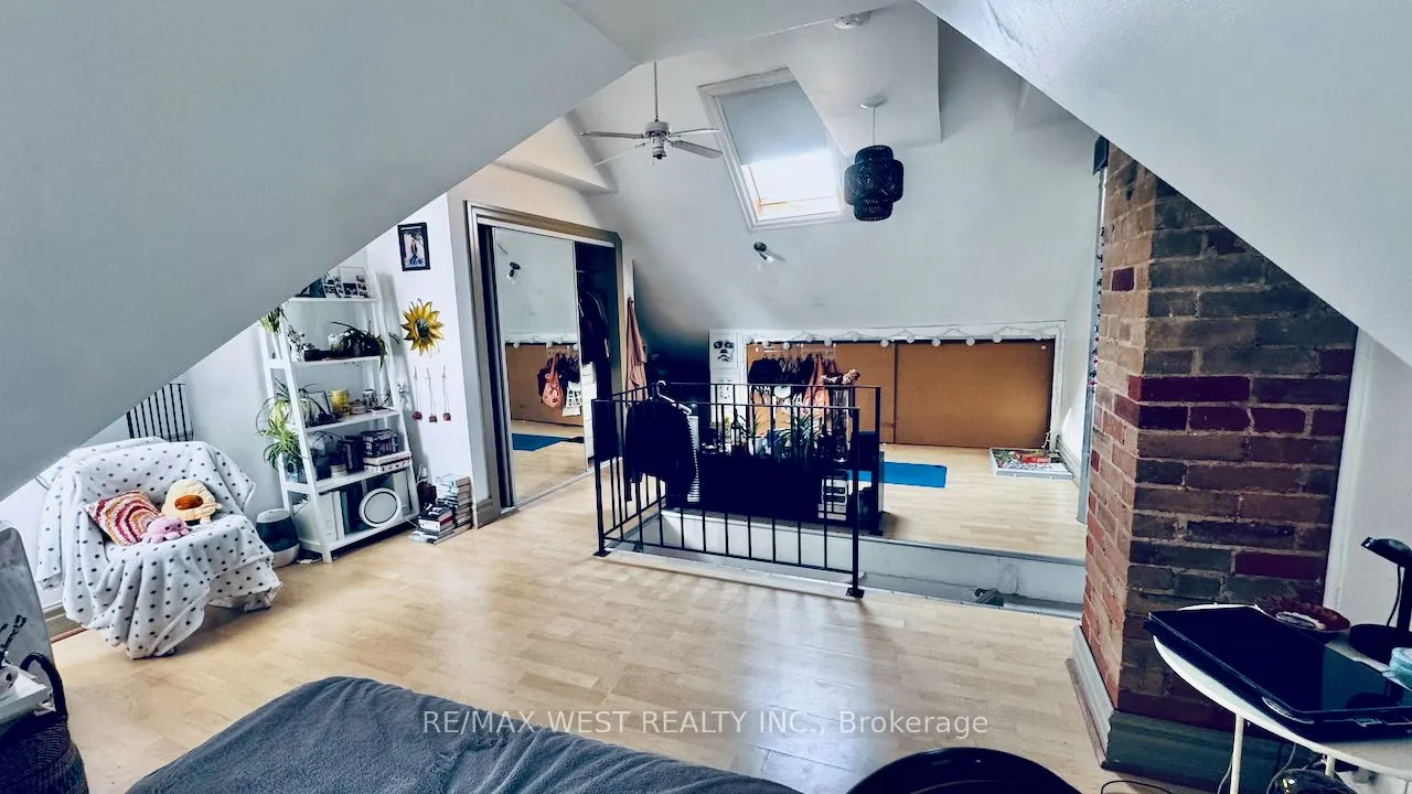 88 Montrose Avenue