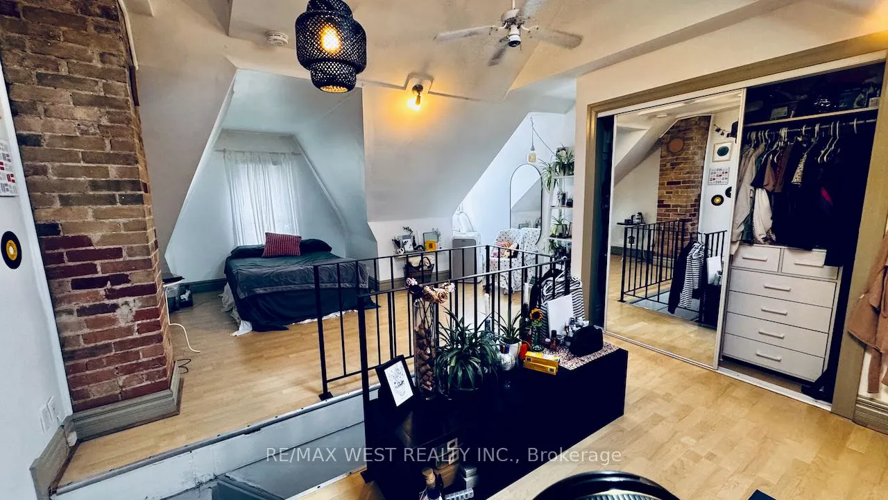 88 Montrose Avenue
