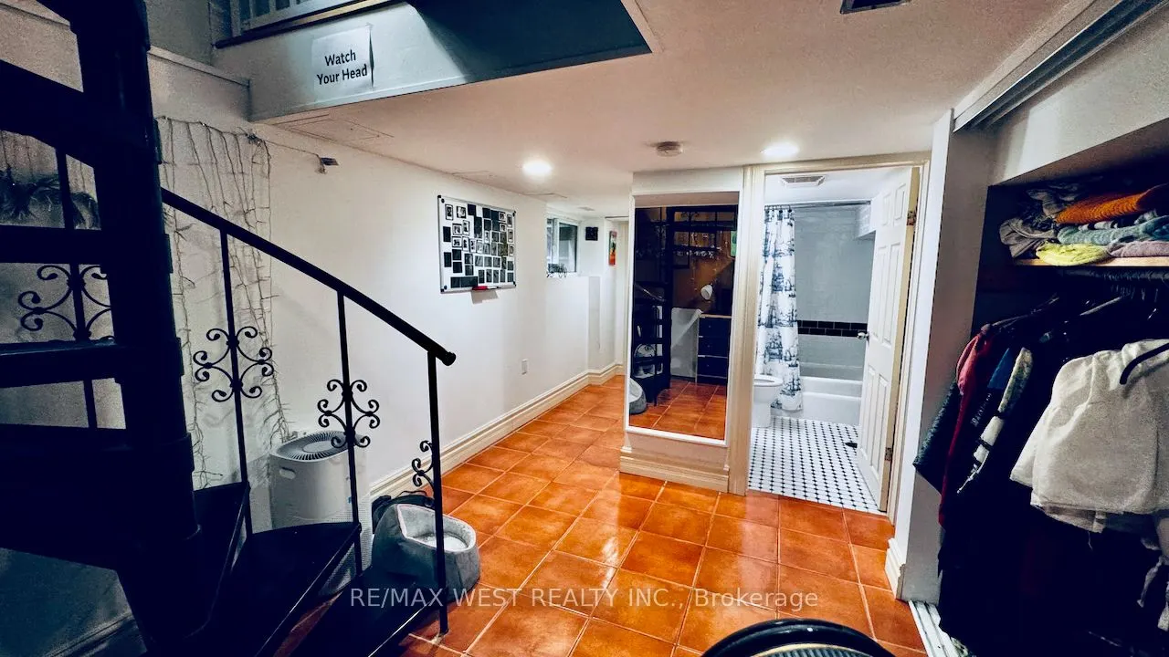 88 Montrose Avenue
