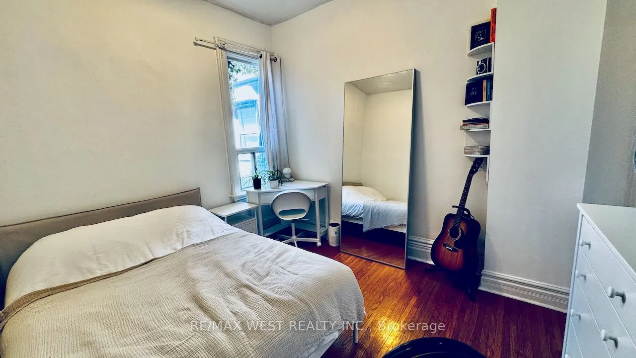 88 Montrose Avenue