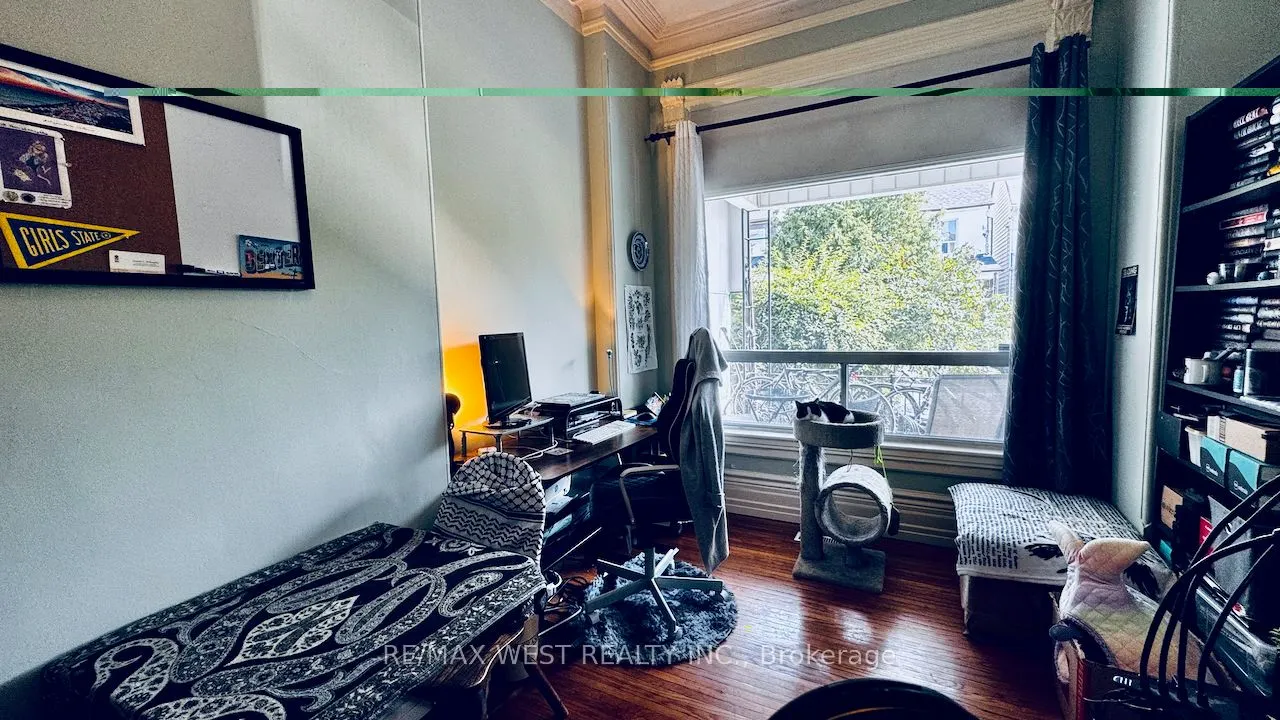 88 Montrose Avenue
