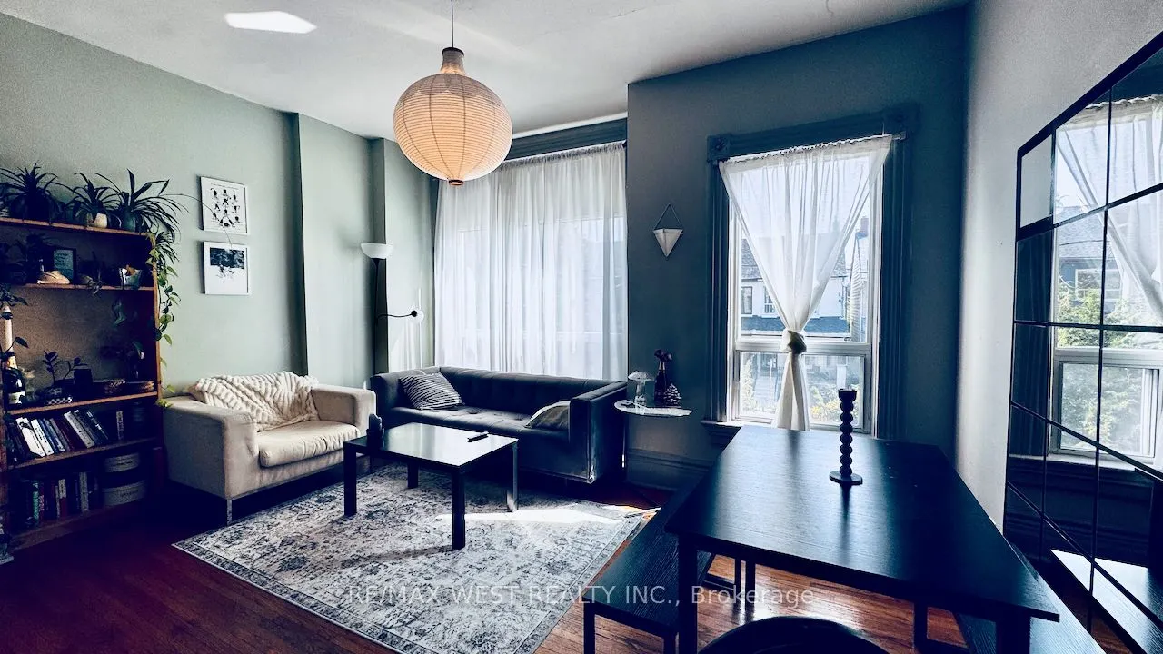 88 Montrose Avenue