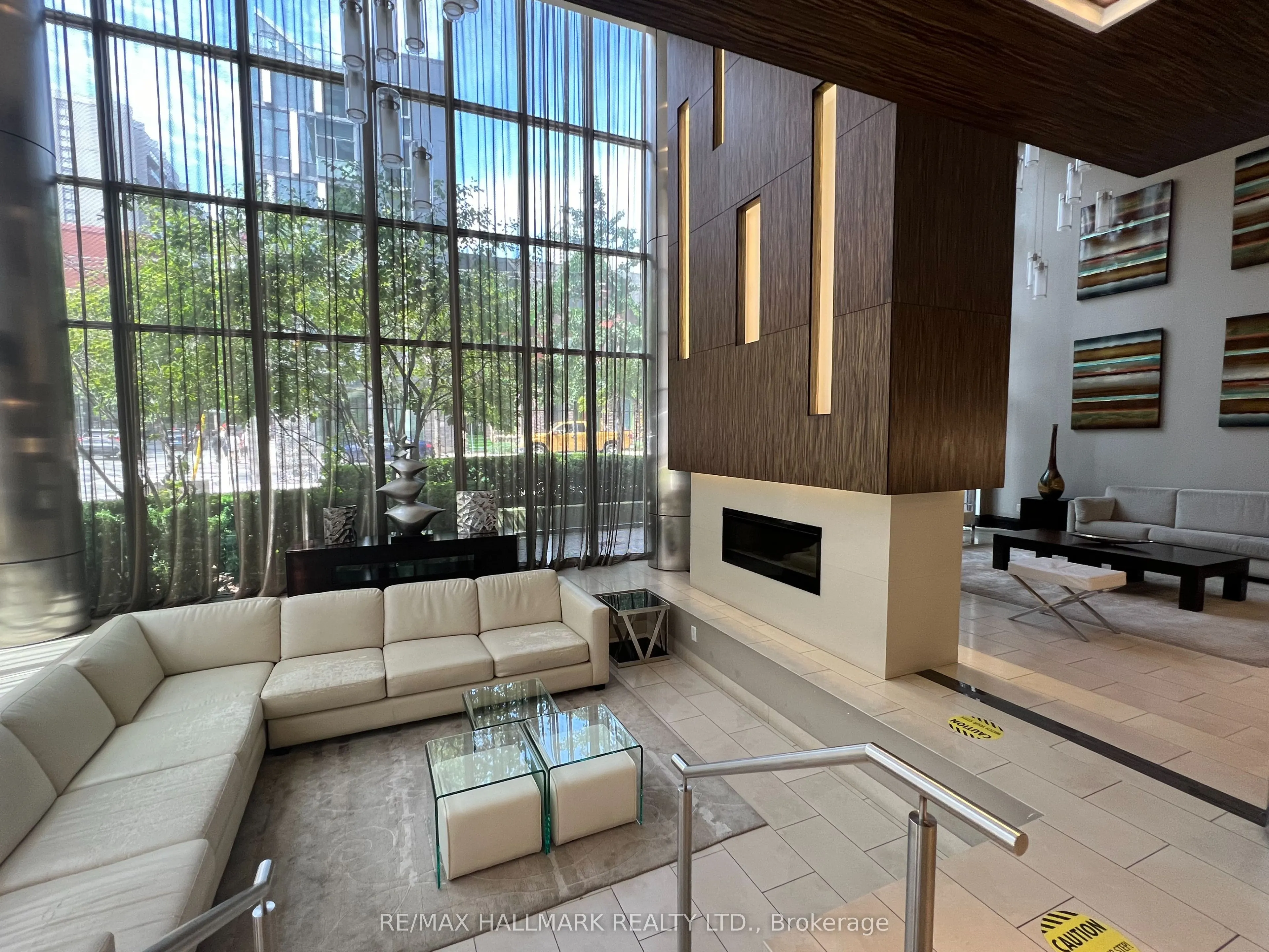 320 RICHMOND Street E, #806