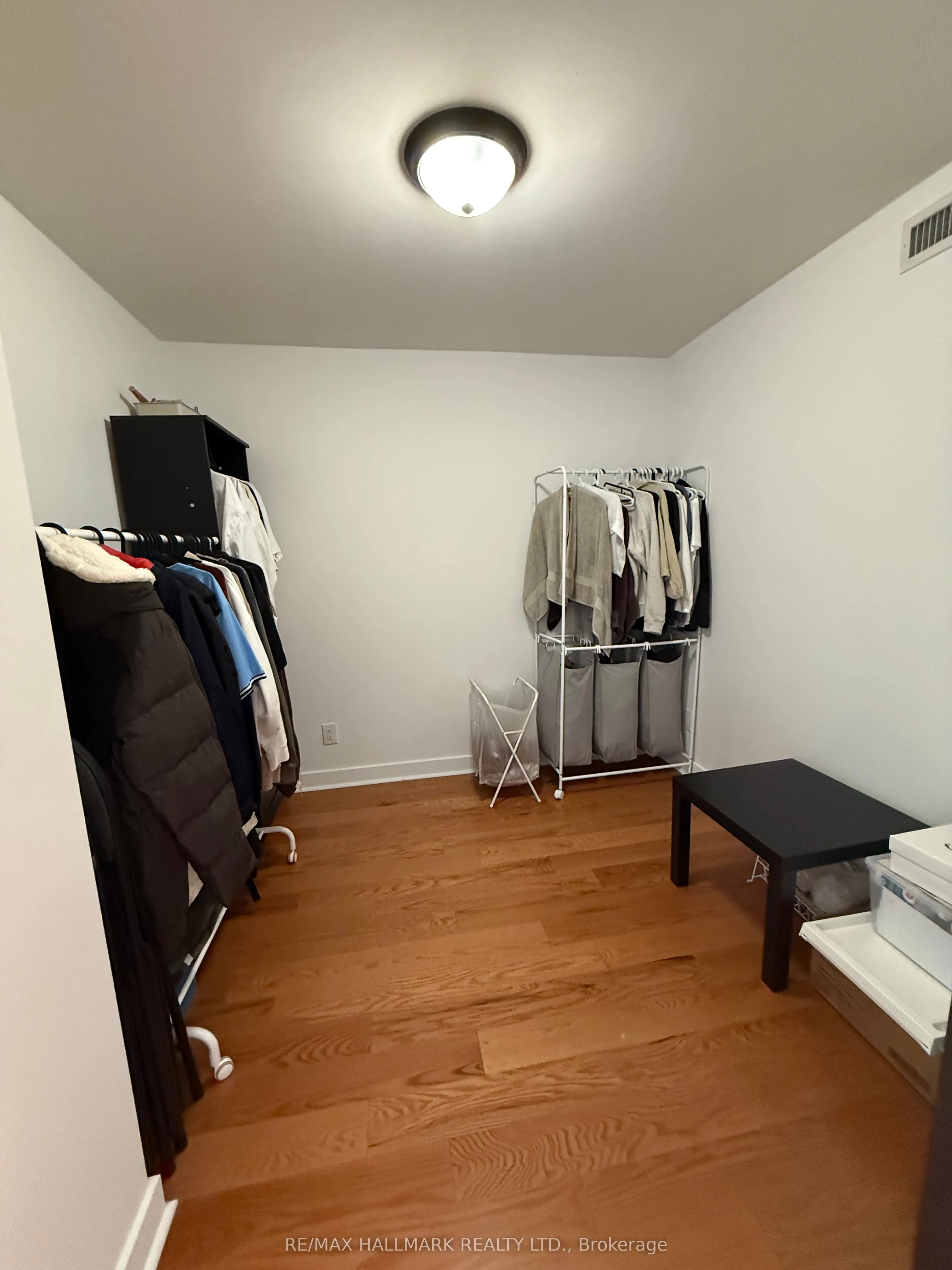 320 RICHMOND Street E, #806