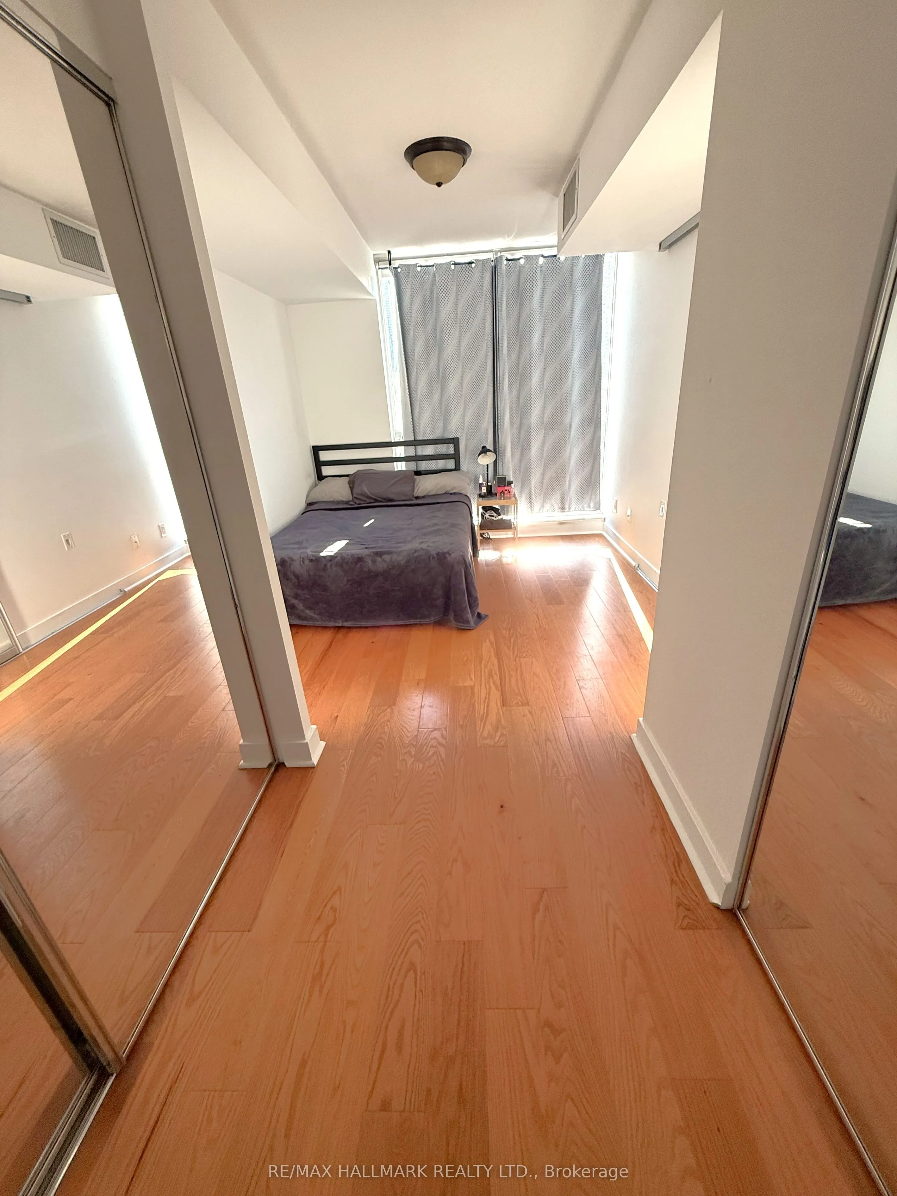 320 RICHMOND Street E, #806