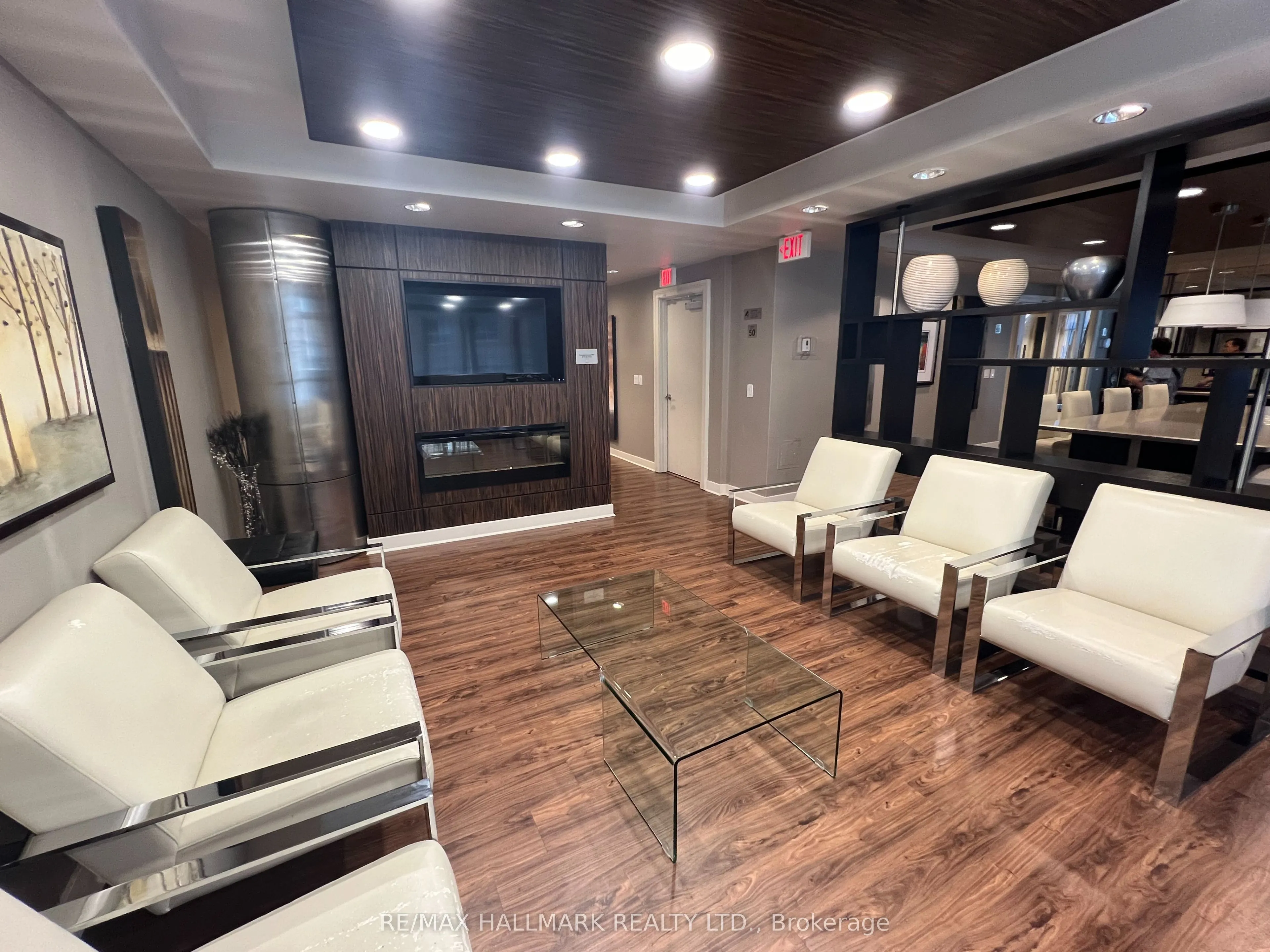 320 RICHMOND Street E, #806