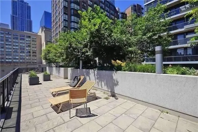 25 Carlton Street, #2210