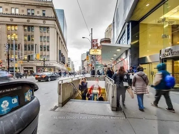 25 Carlton Street, #2210