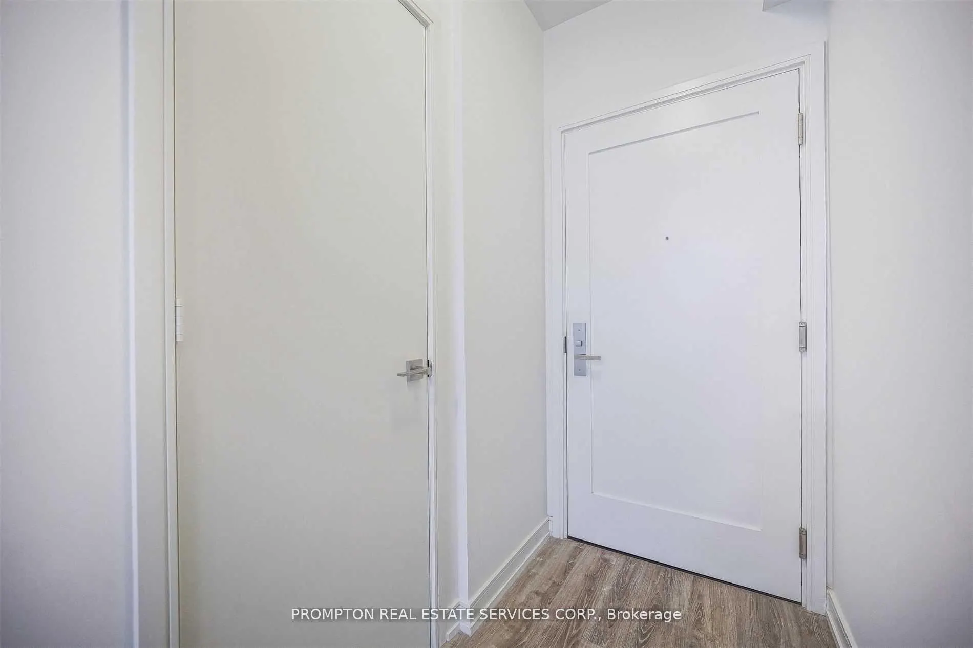 28 wellesley Street, #05