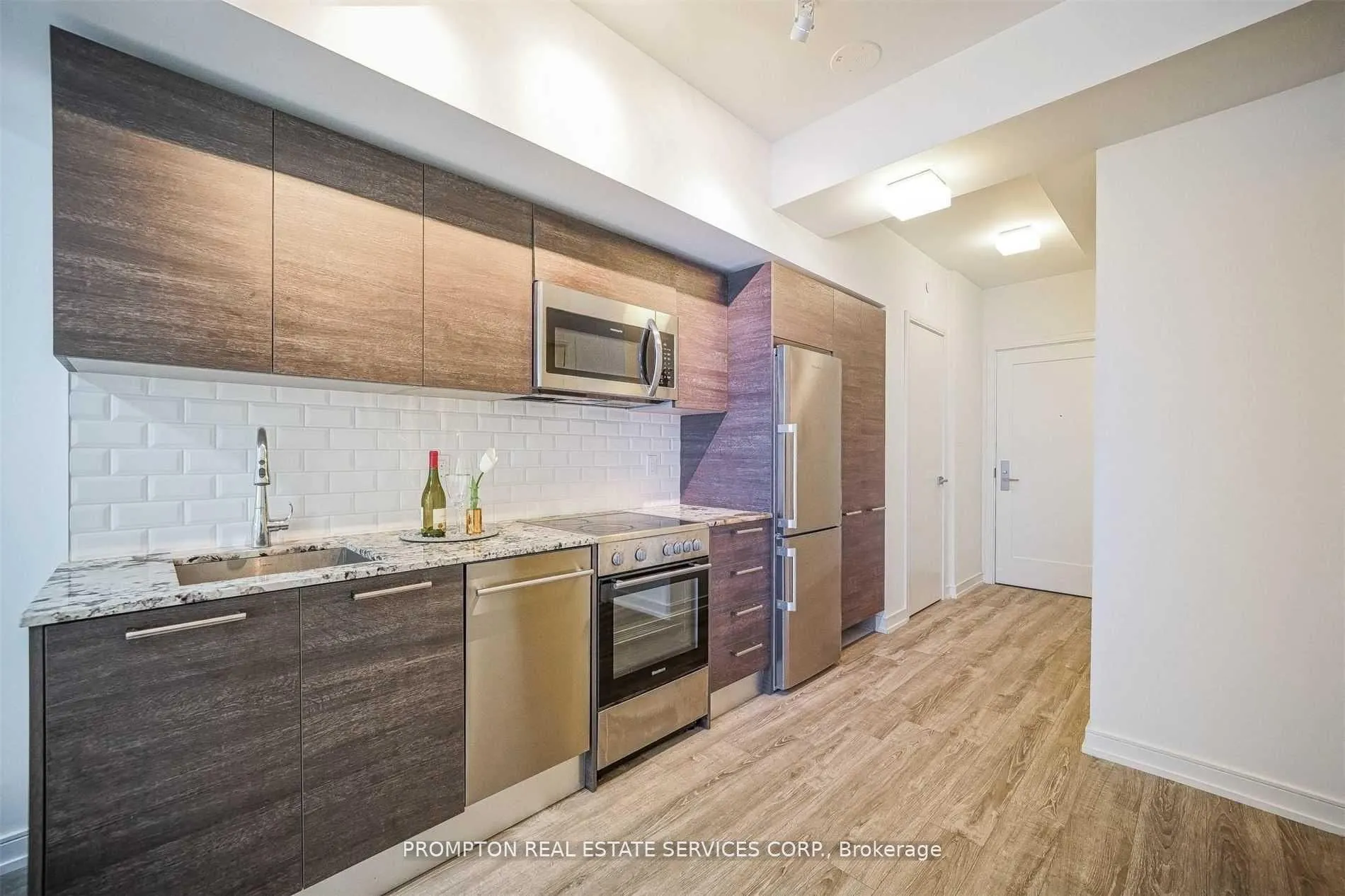 28 wellesley Street, #05