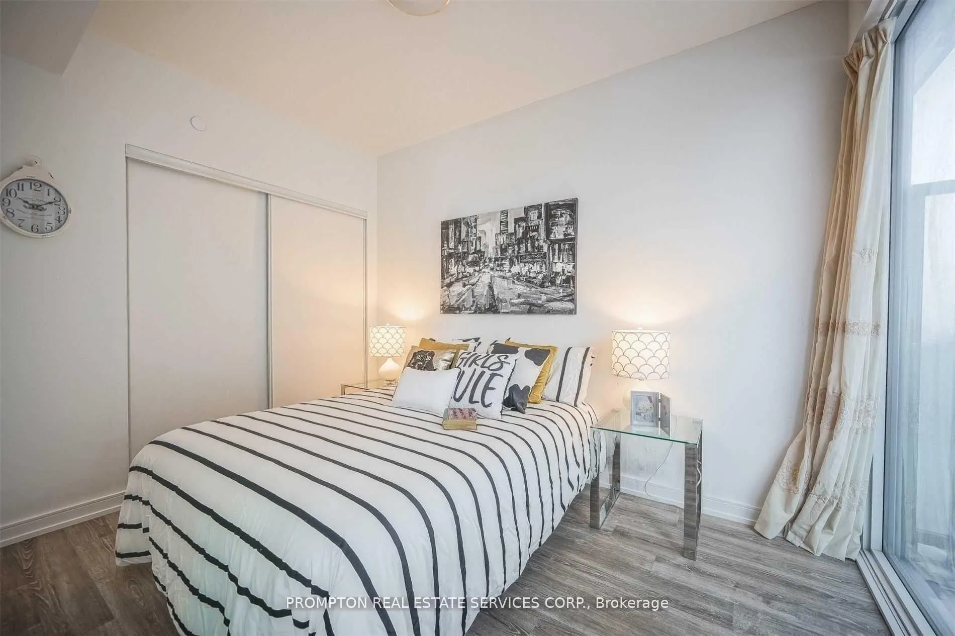 28 wellesley Street, #05