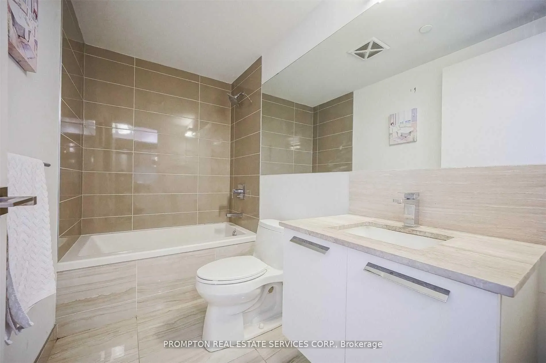 28 wellesley Street, #05