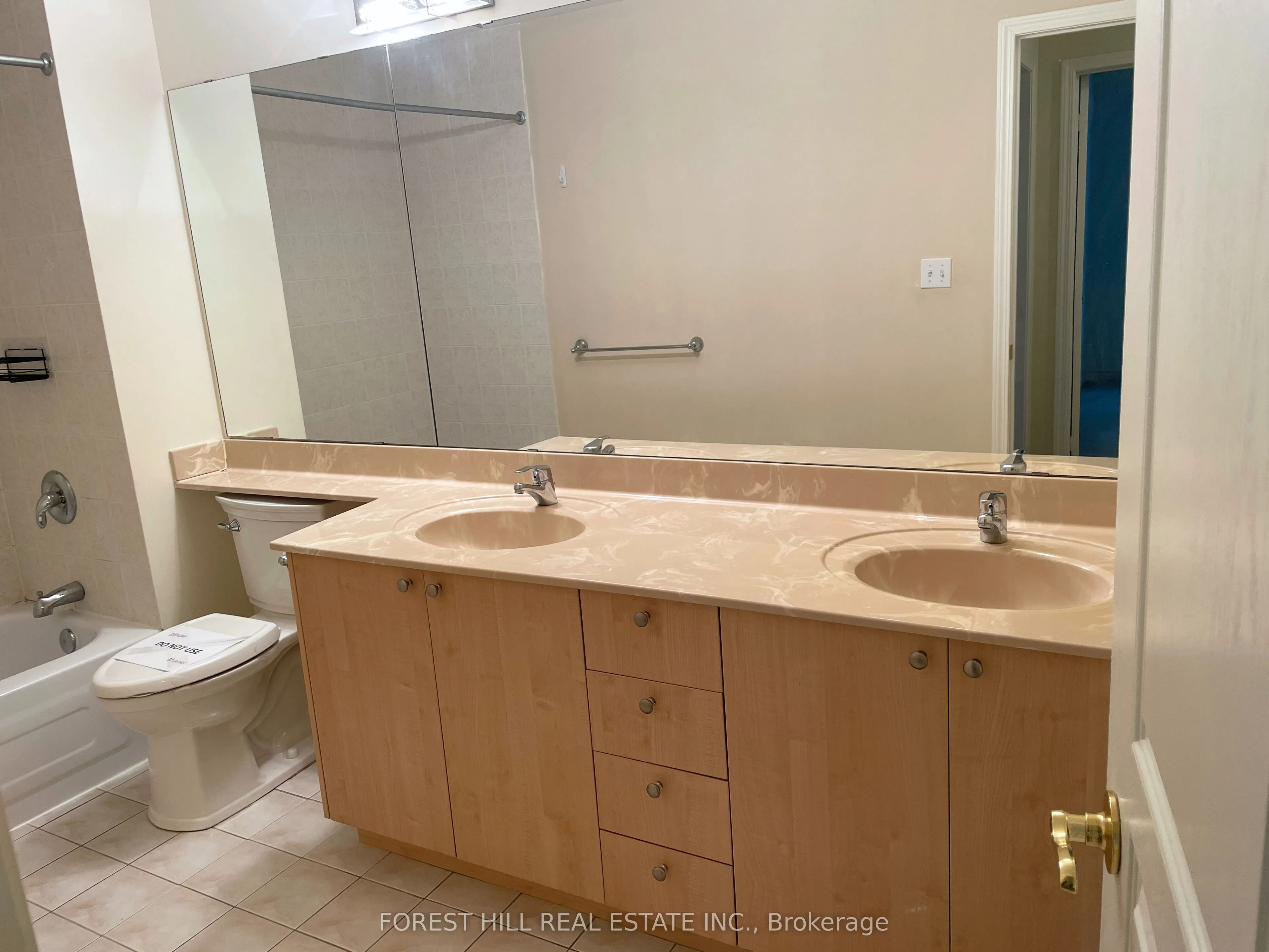 11 Everson Drive, #604 Room B
