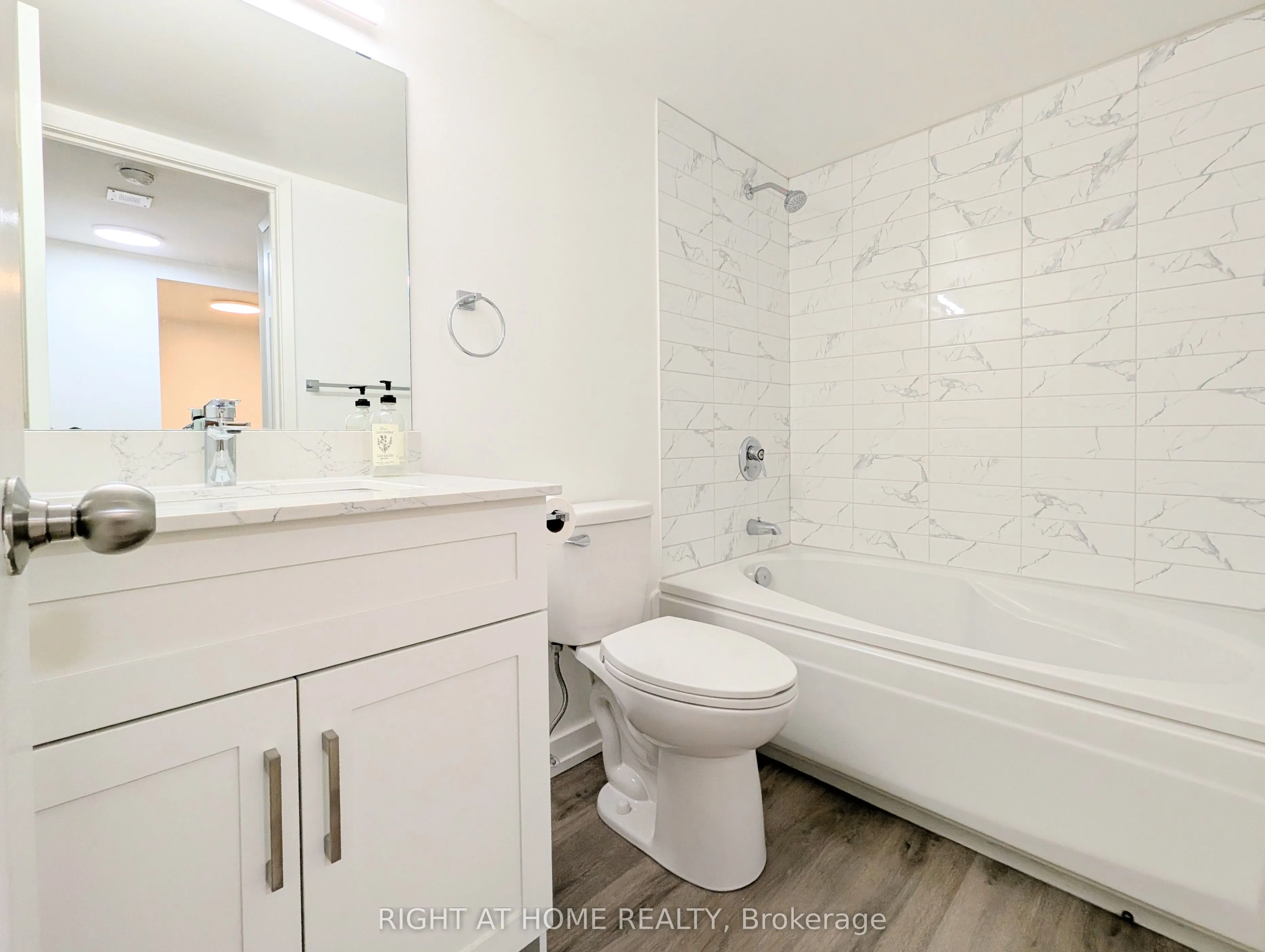 44 Gerrard Street W, #1211