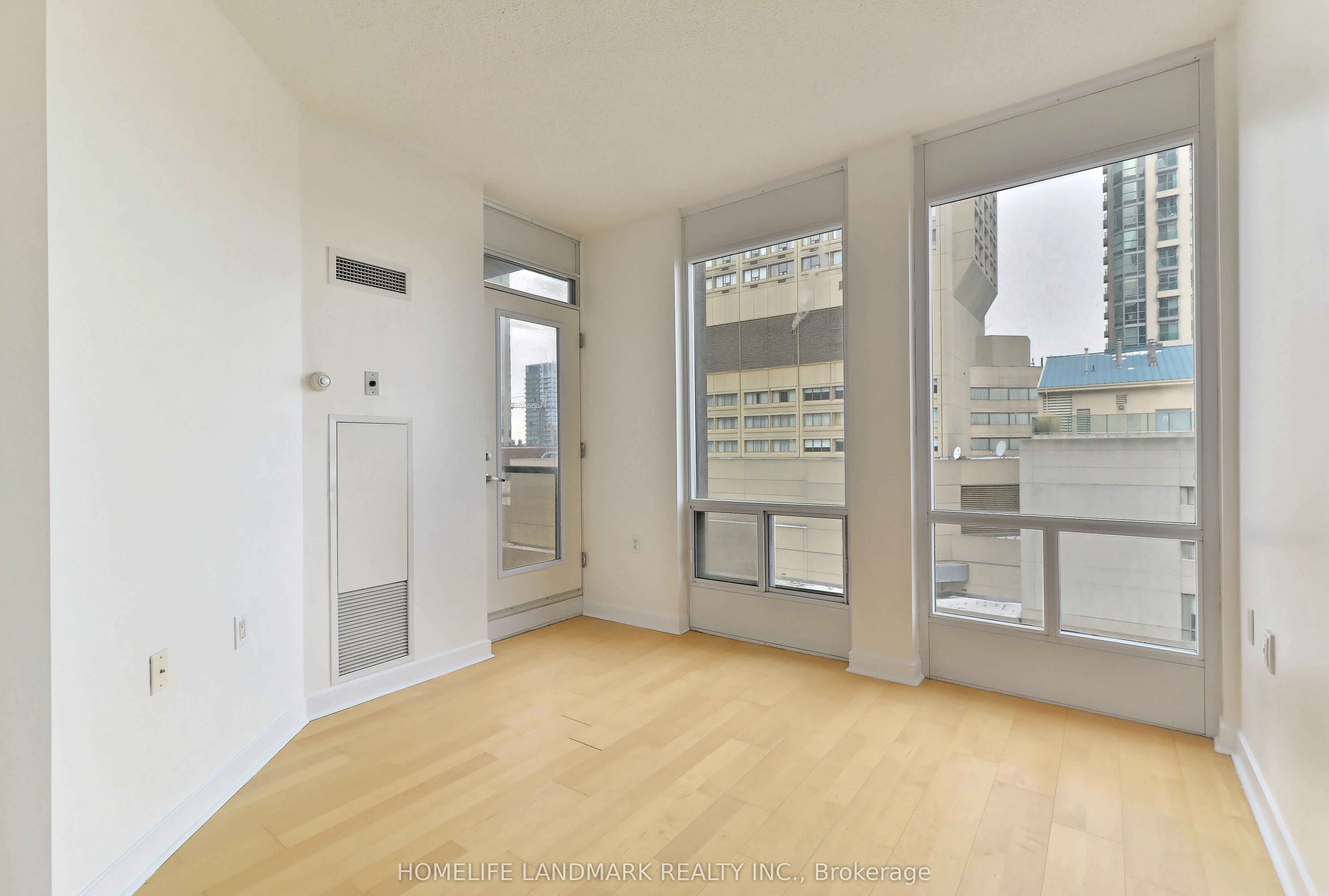 85 Bloor Street E, #1203