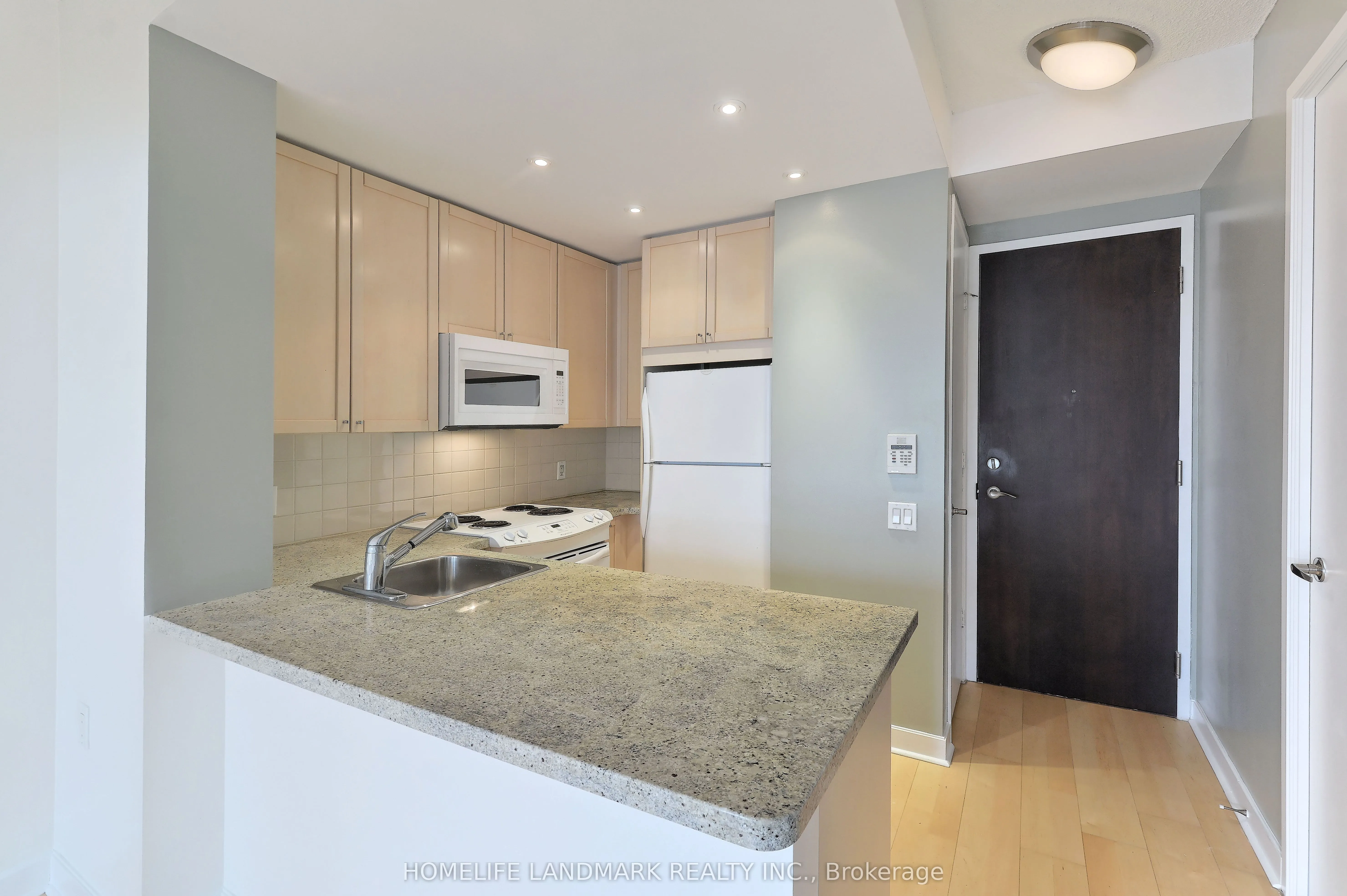 85 Bloor Street E, #1203
