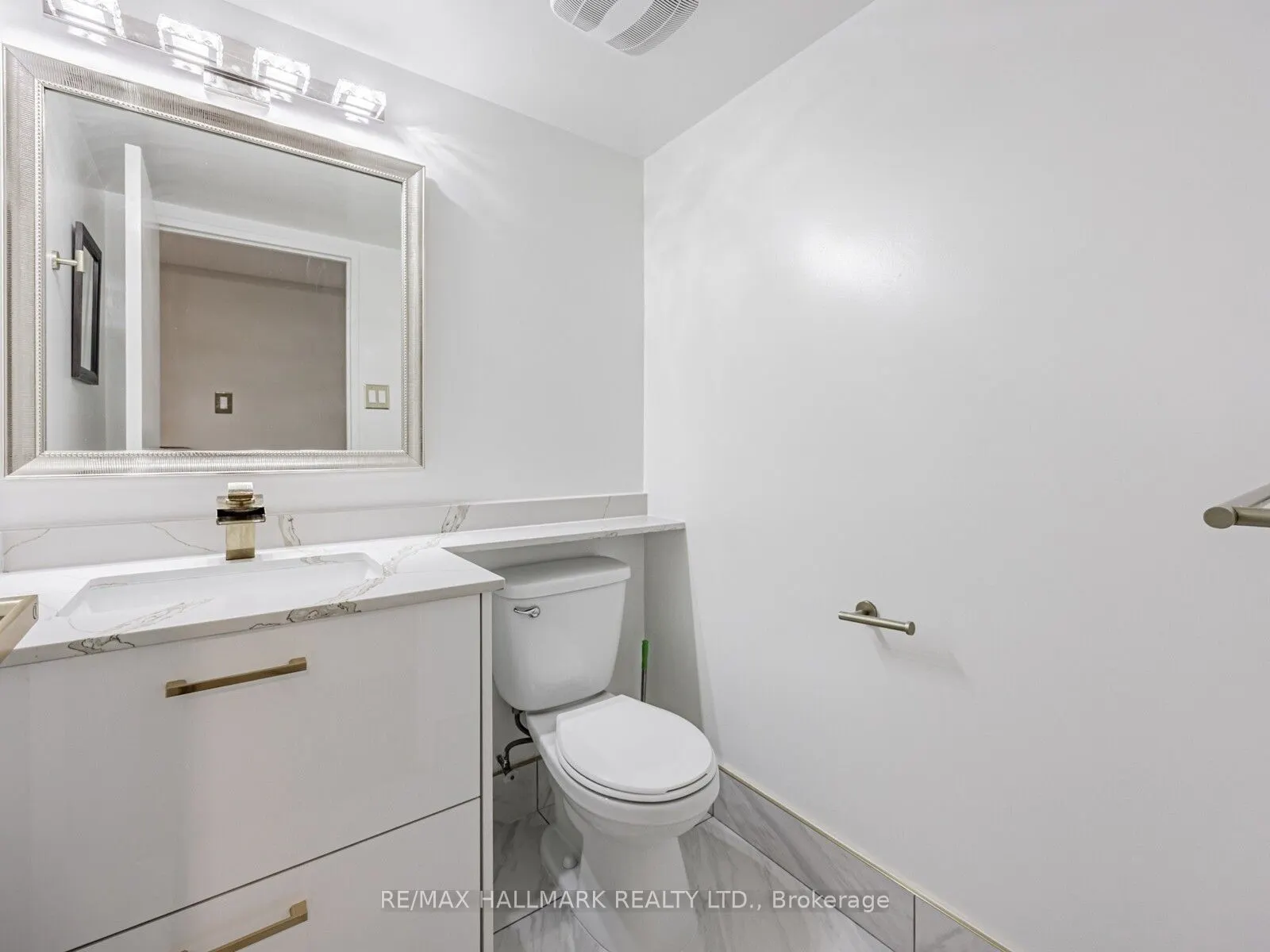 40 Sunrise Avenue, #104