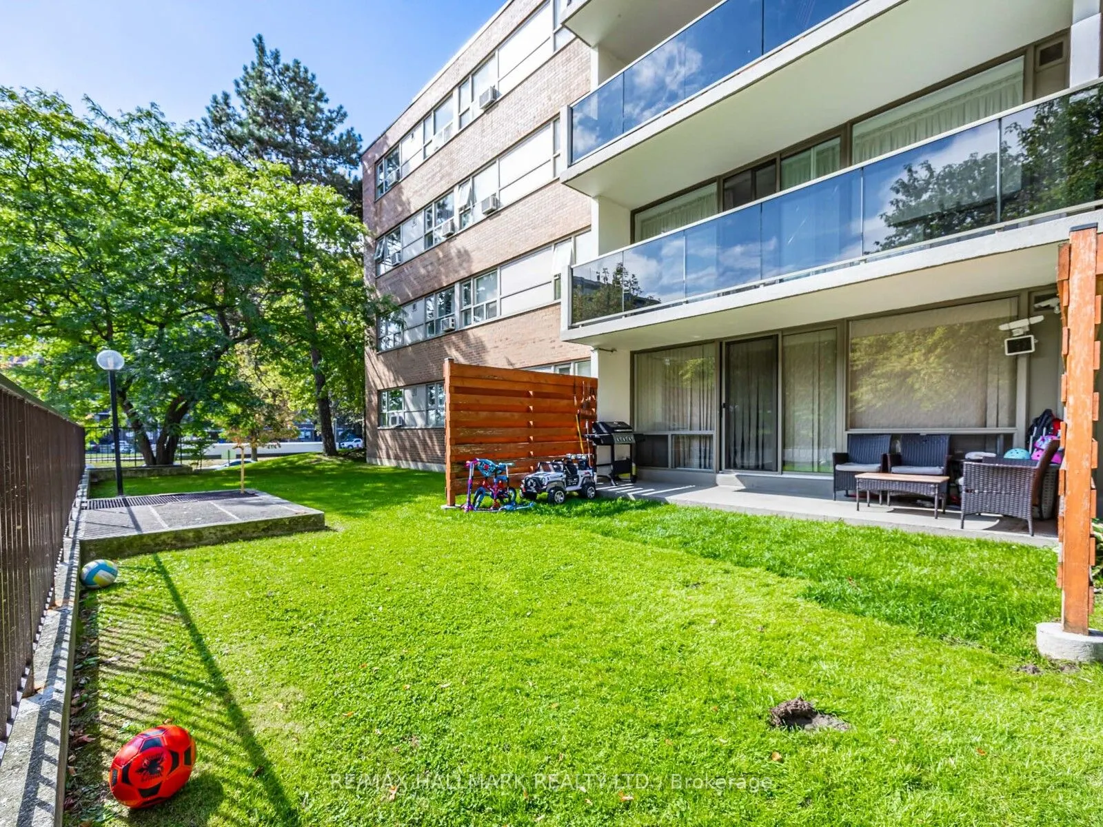 40 Sunrise Avenue, #104