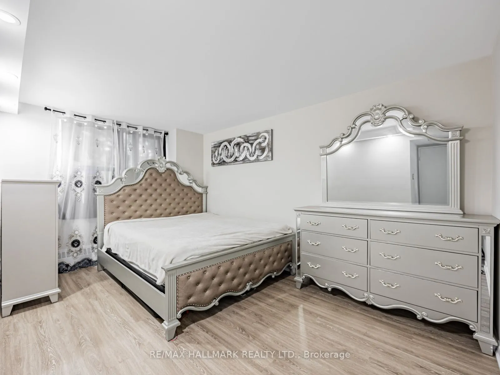 40 Sunrise Avenue, #104