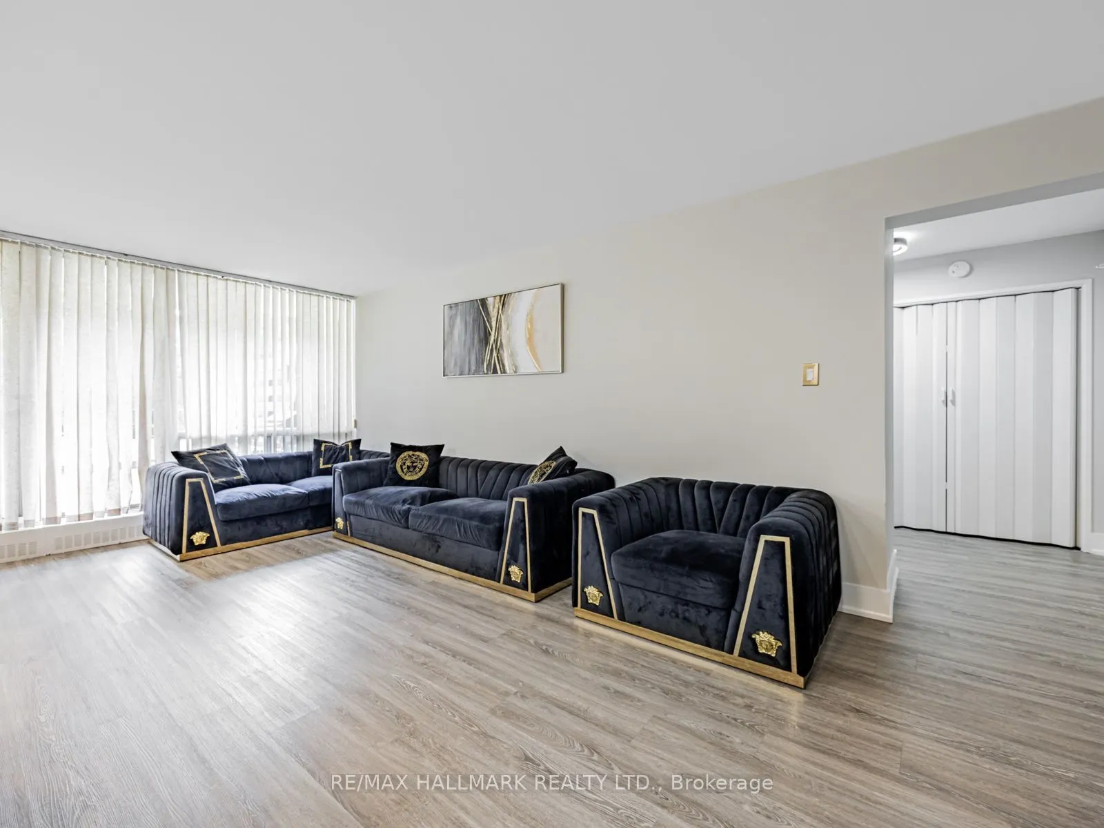 40 Sunrise Avenue, #104