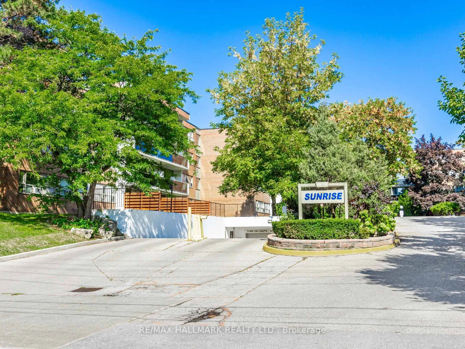 40 Sunrise Avenue, #104