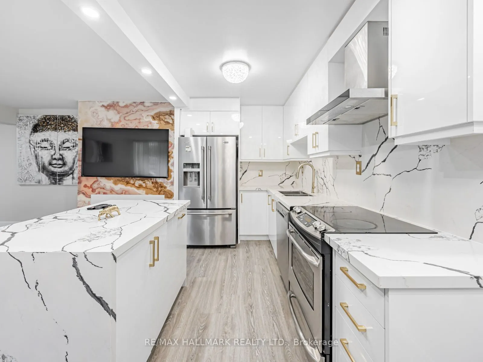 40 Sunrise Avenue, #104