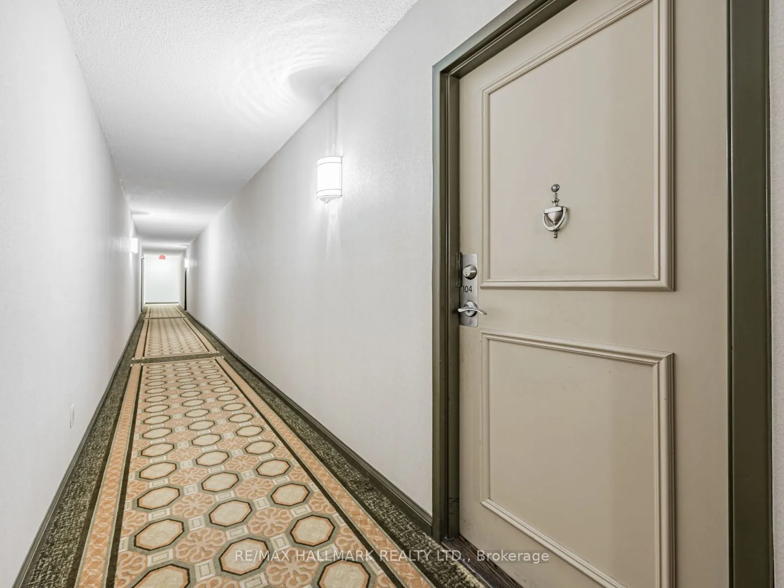 40 Sunrise Avenue, #104