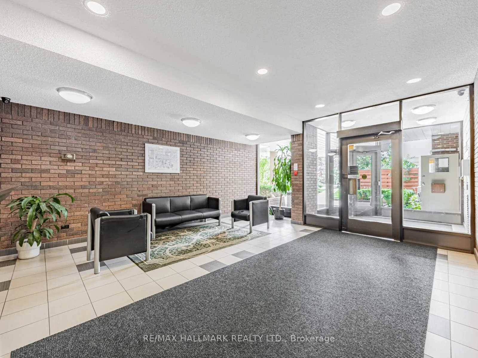 40 Sunrise Avenue, #104