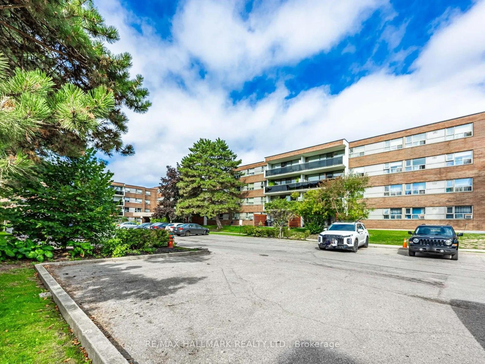 40 Sunrise Avenue, #104