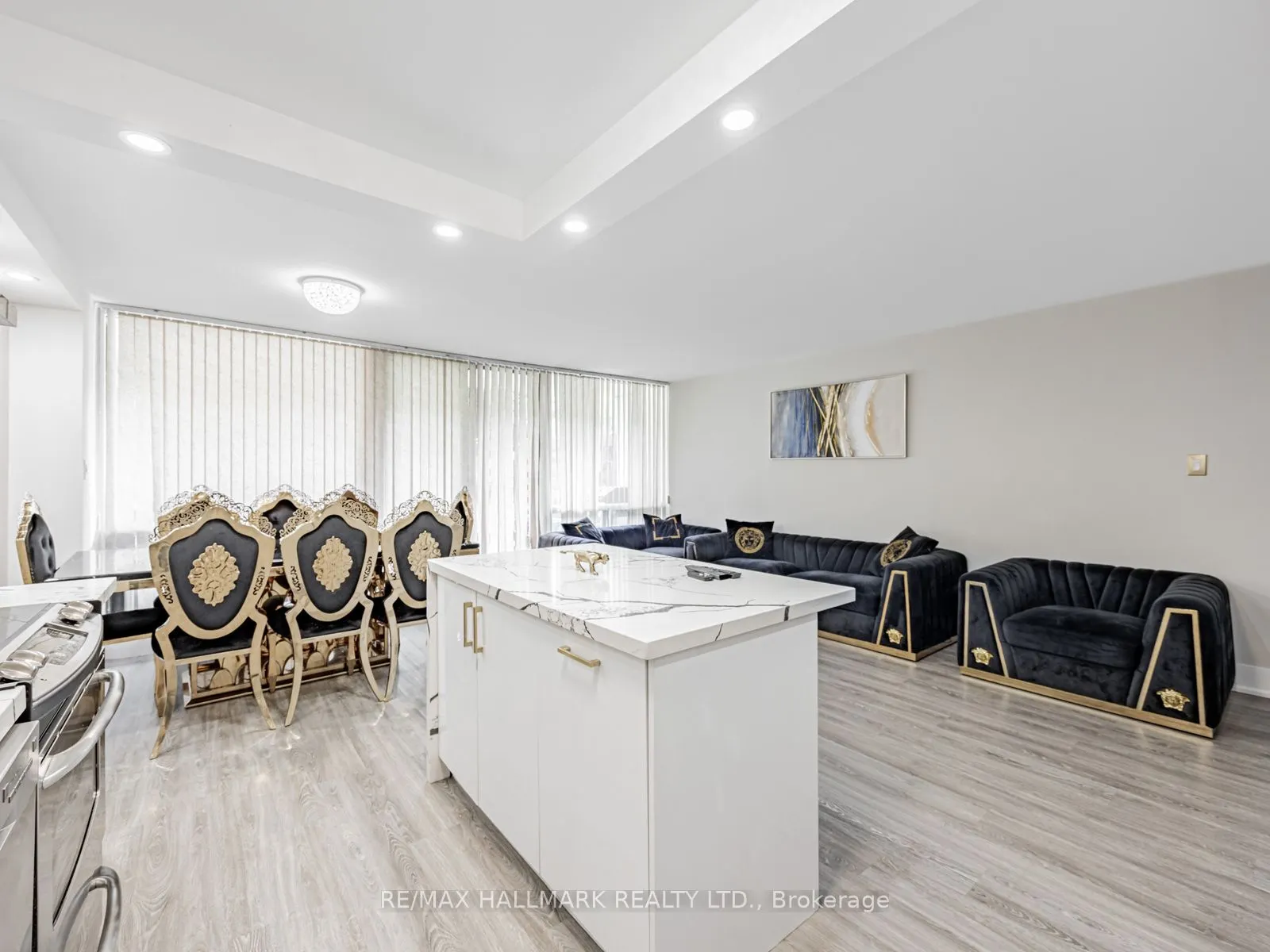 40 Sunrise Avenue, #104